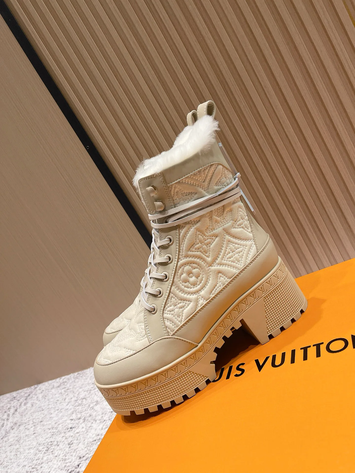 Ботинки Женские Louis Vuitton 247242