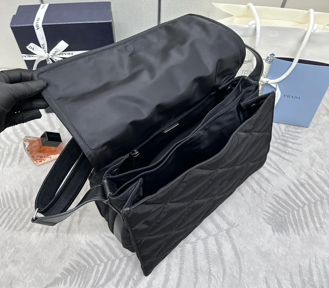 Сумки На Ремне Женские Prada 11682054