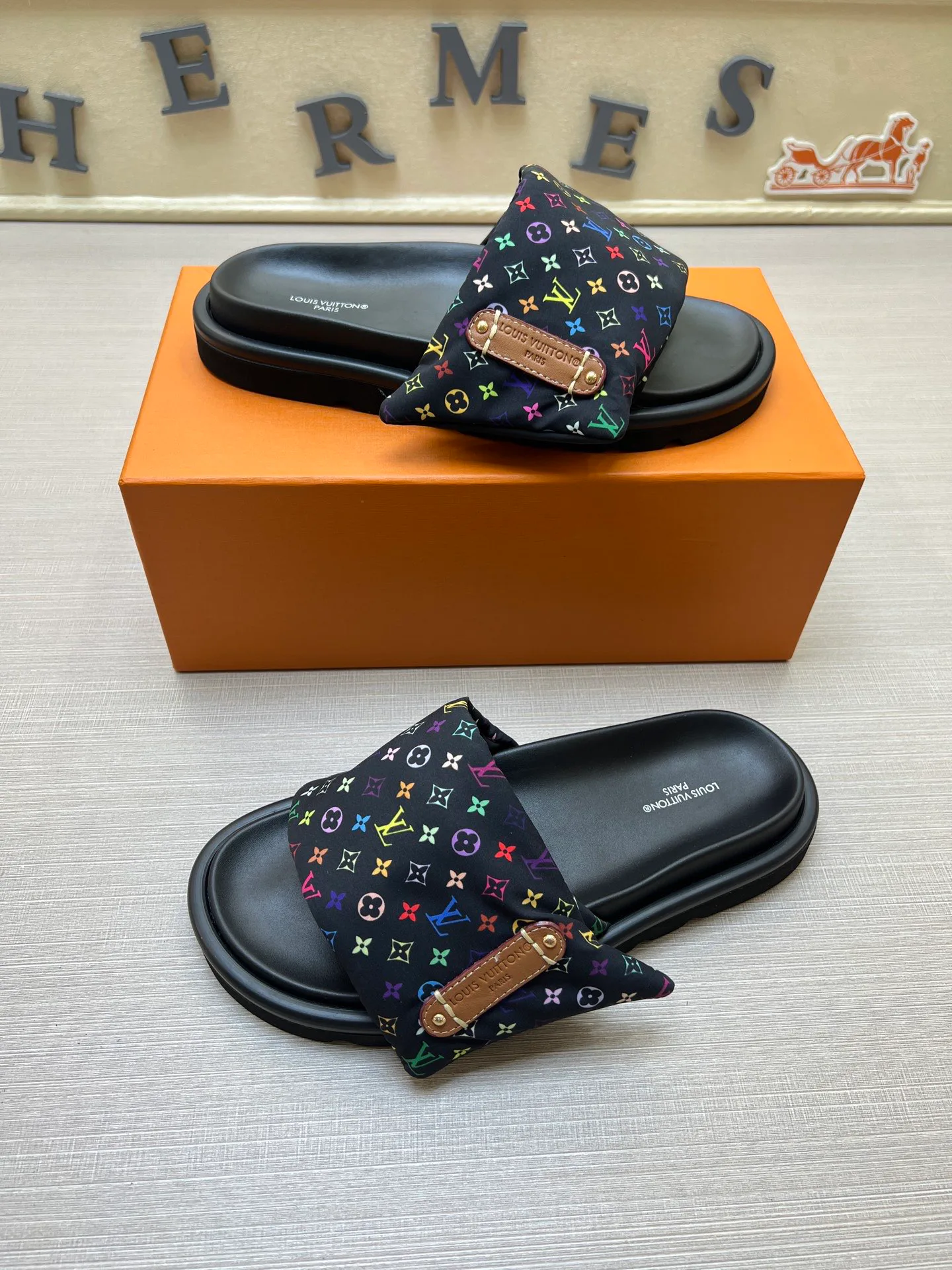 Шлепанцы Женские Louis Vuitton 9801556