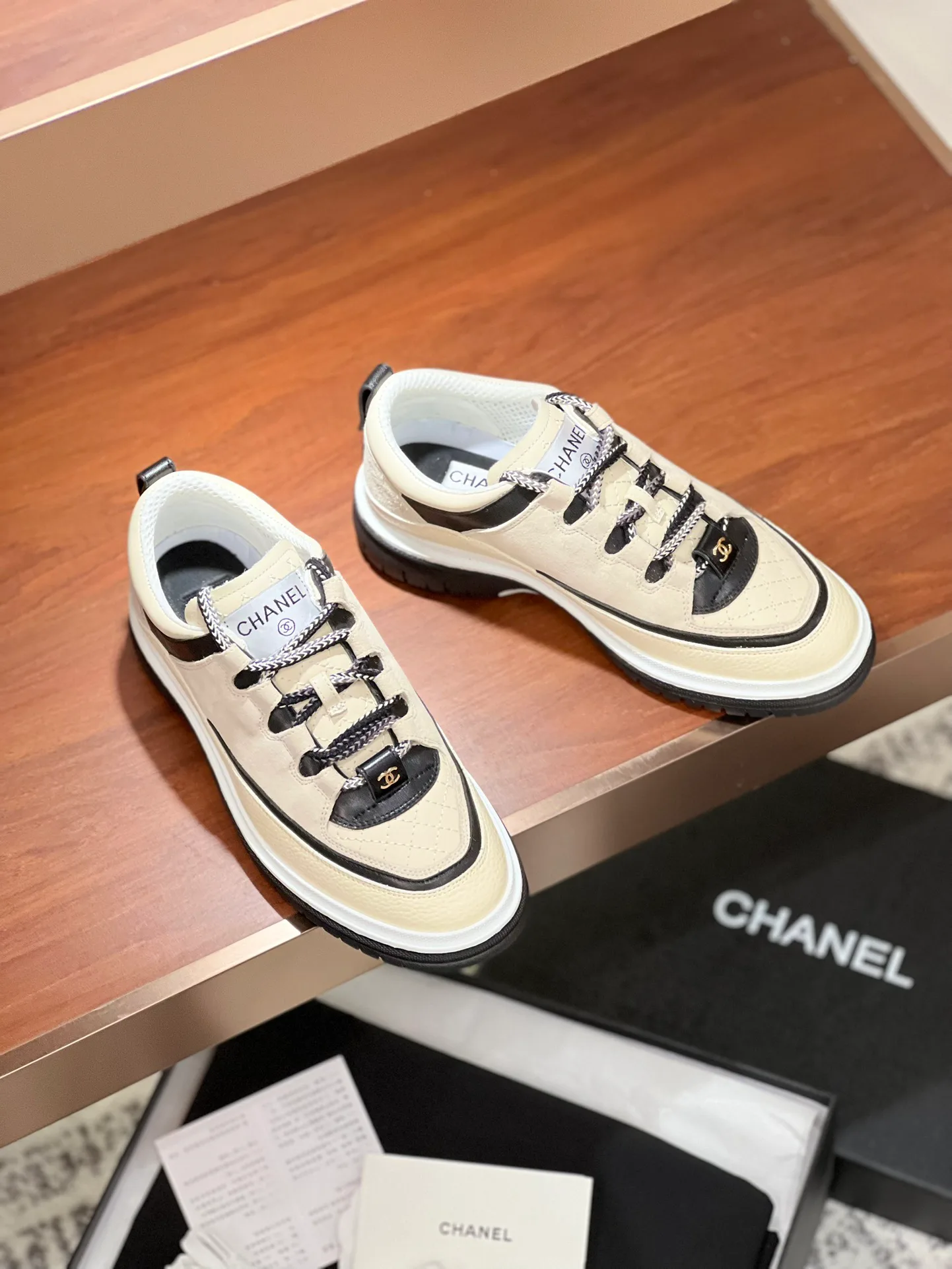 Кроссовки Женские Chanel 1021196