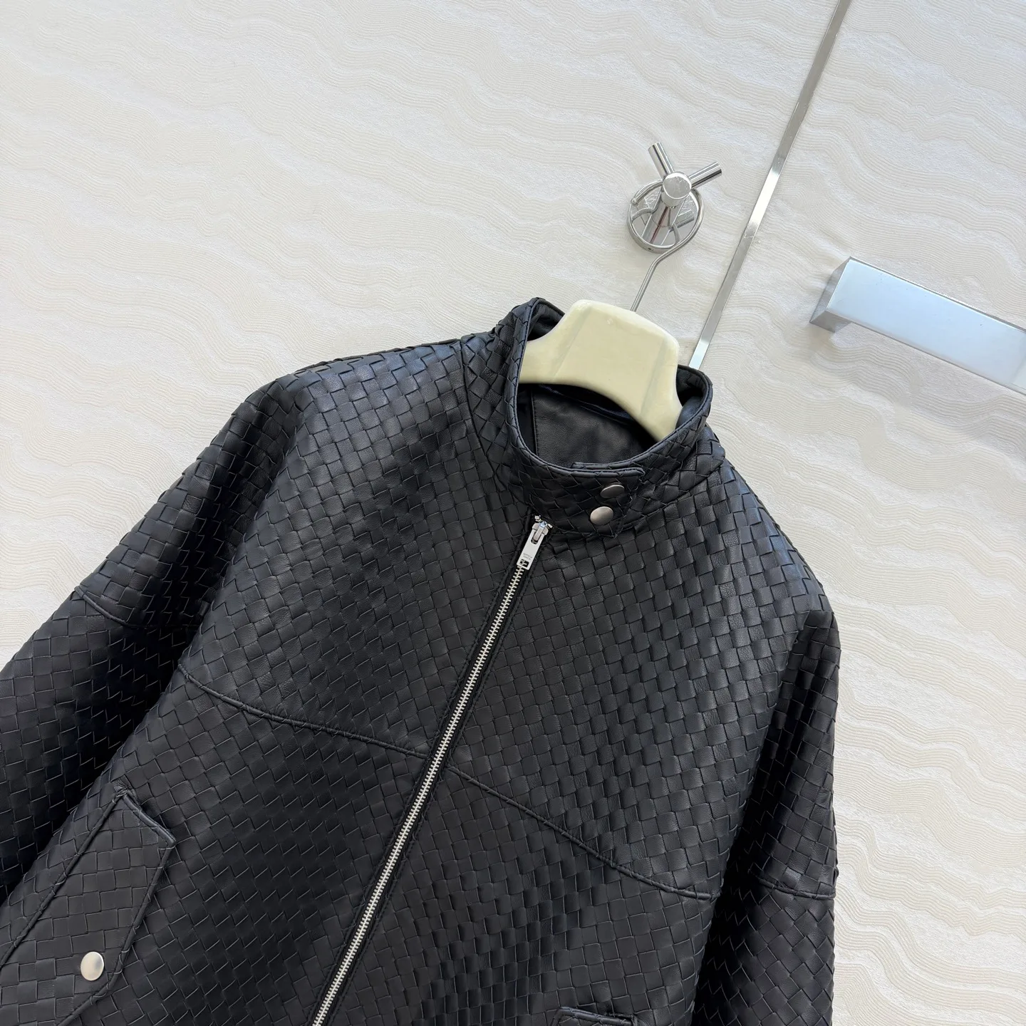 Кожаные Куртки И Дублёнки Женские Bottega Veneta 18922540