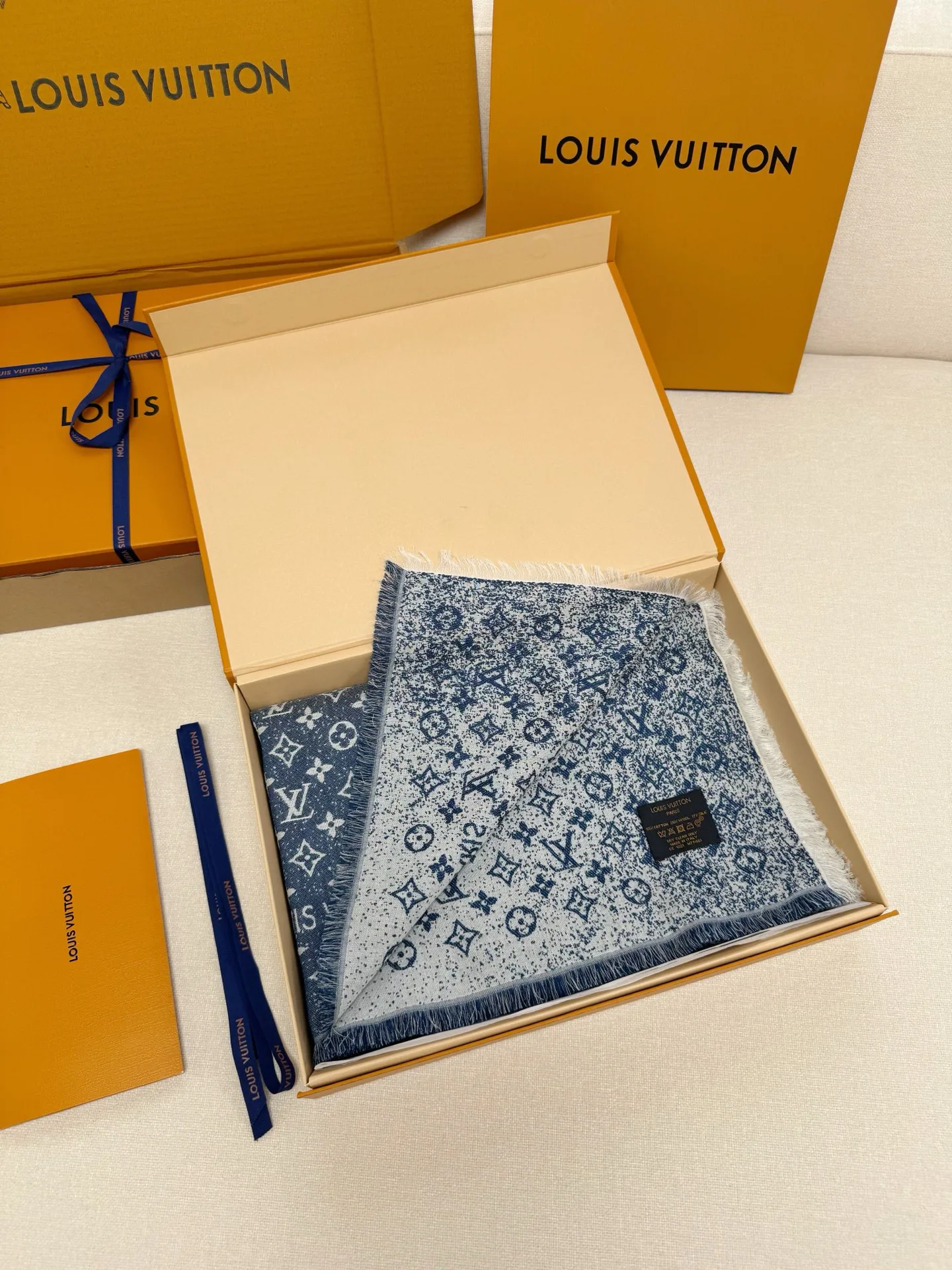 Шарфы Louis Vuitton 437759