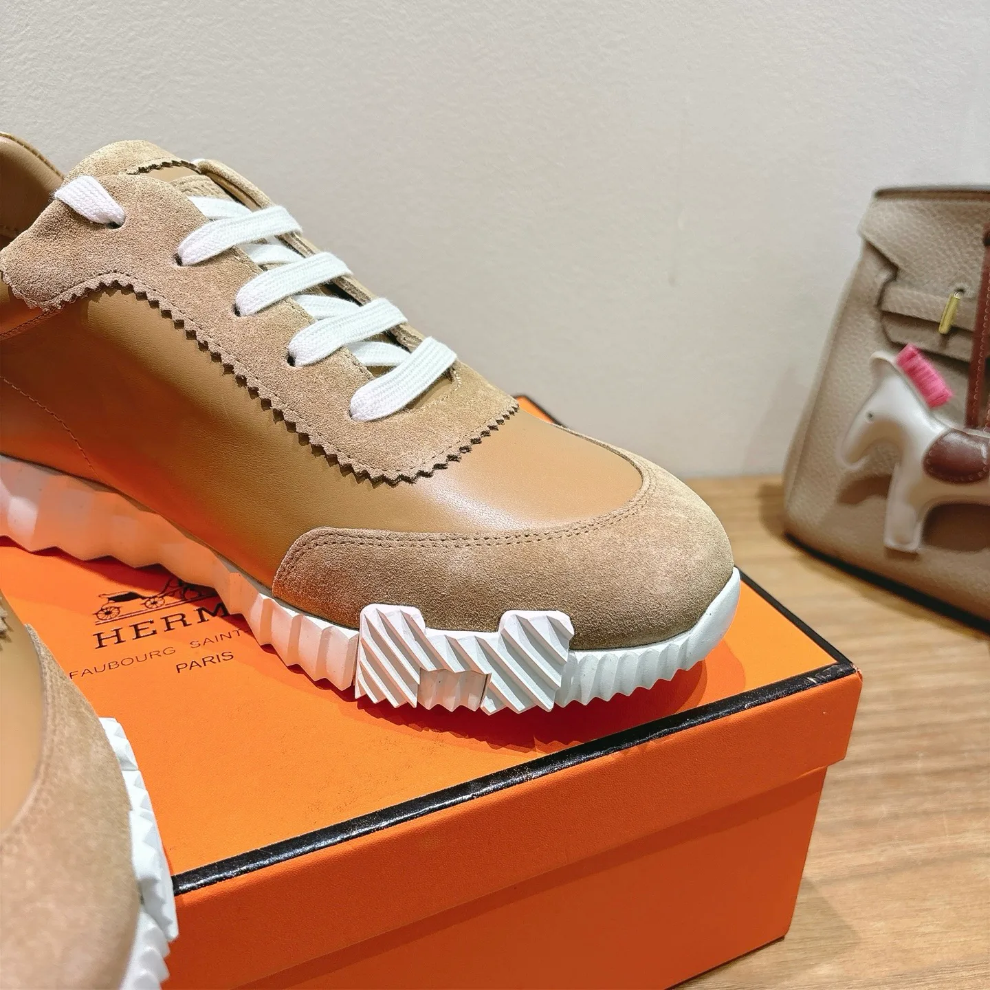 Кроссовки Женские Hermes 18729679