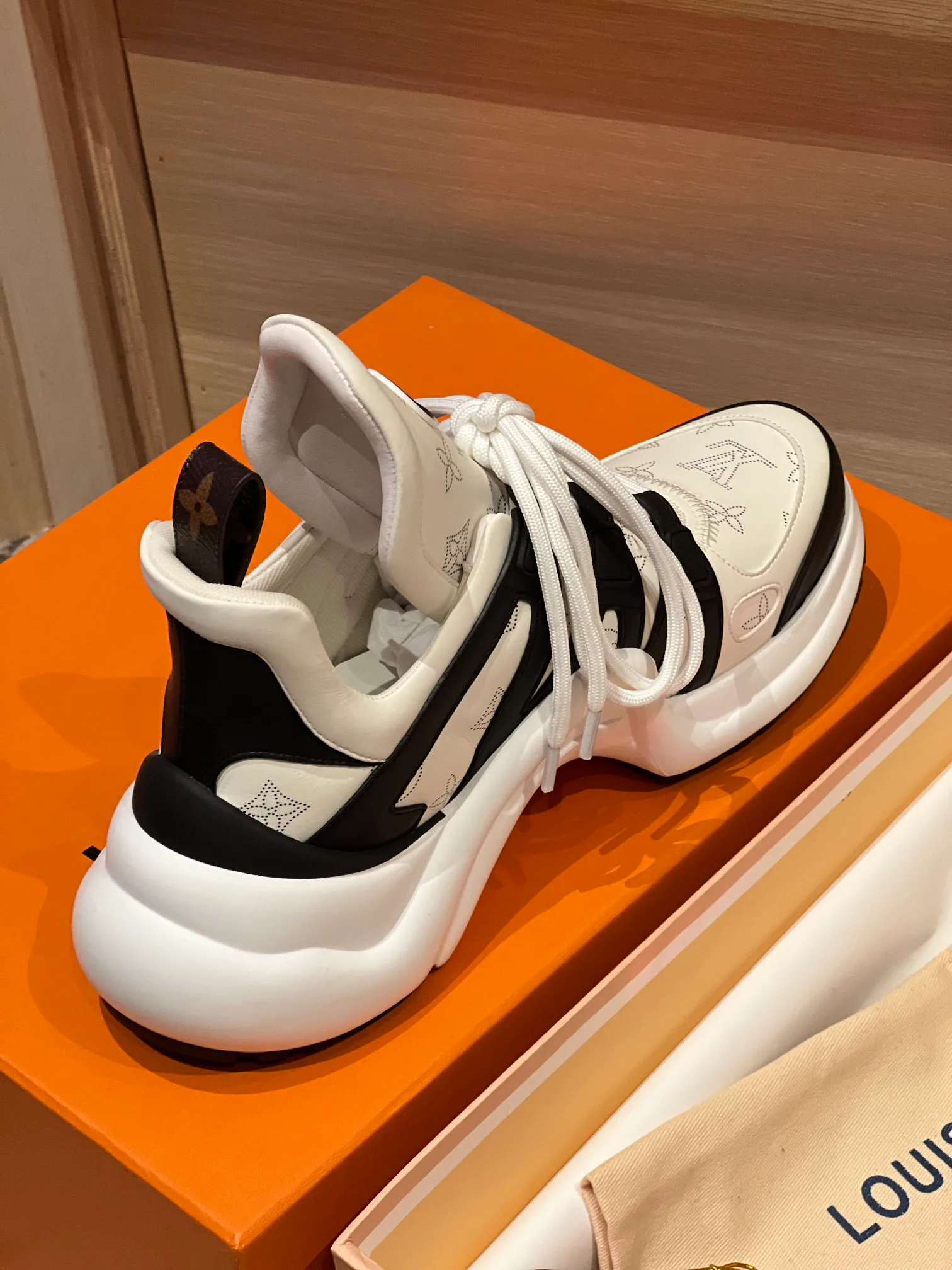 Кроссовки Женские Louis Vuitton 371454