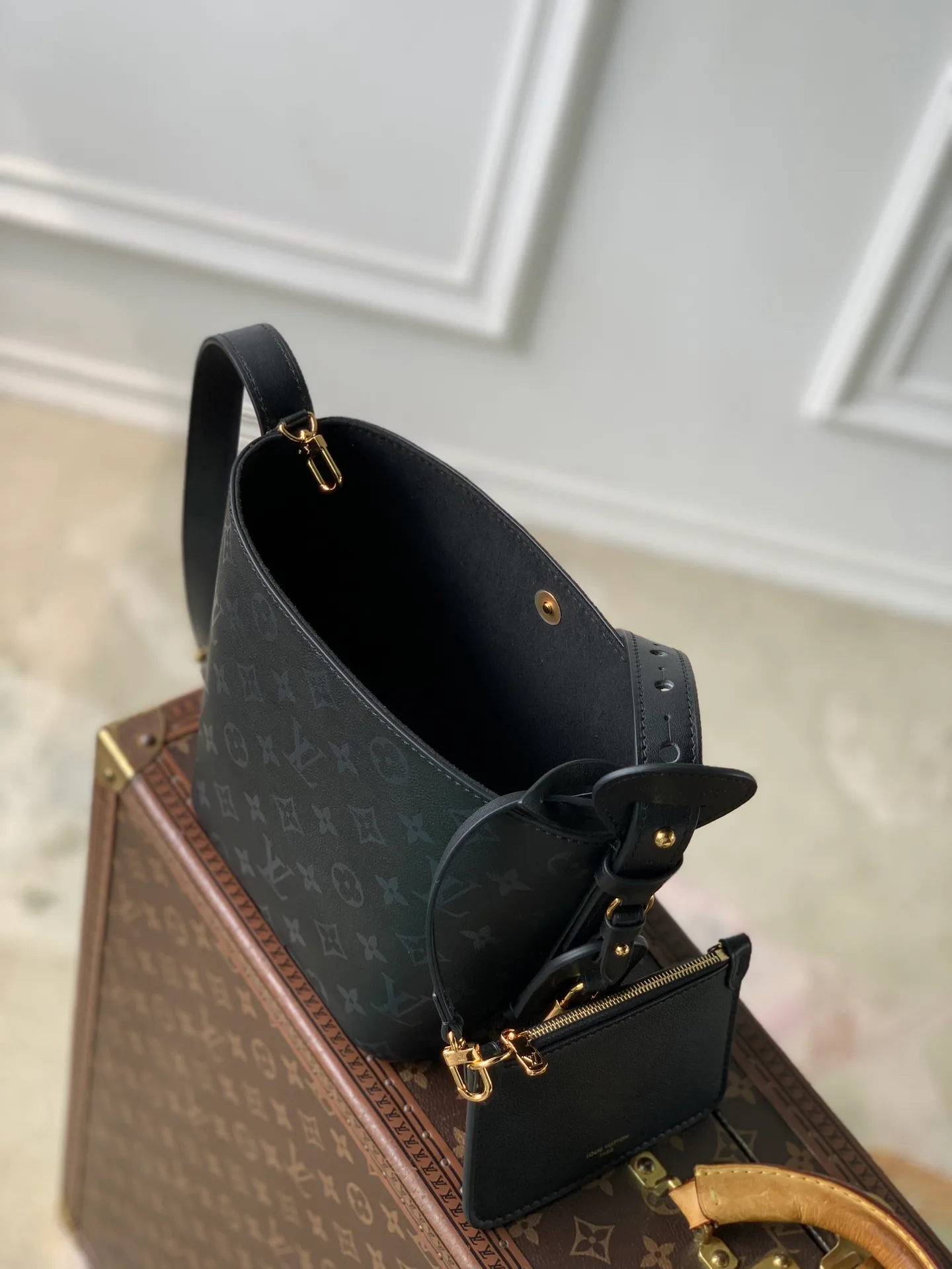 Классические Сумки Женские Louis Vuitton 18147457