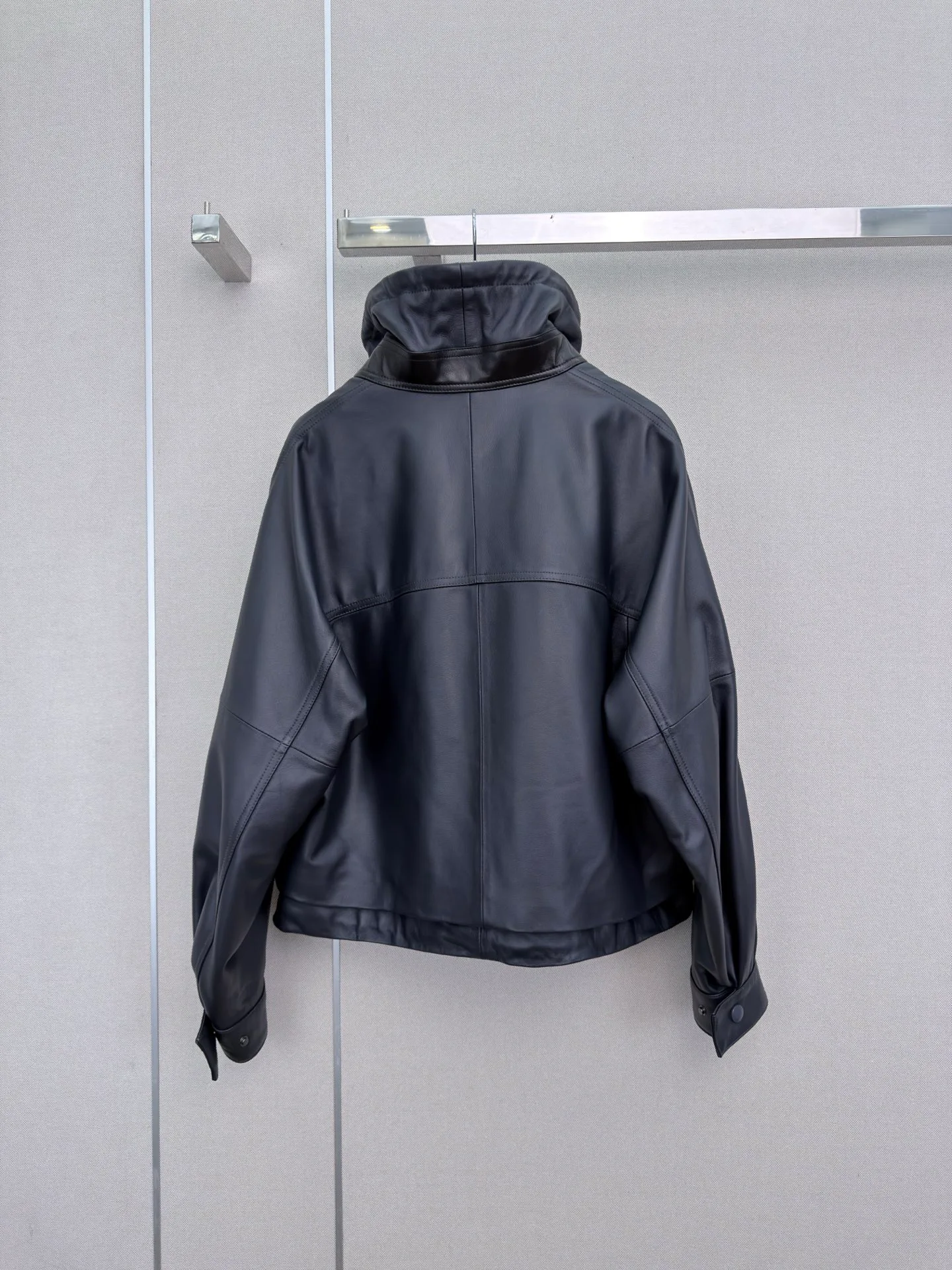 Кожаные Куртки И Дублёнки Женские Loewe 18713340