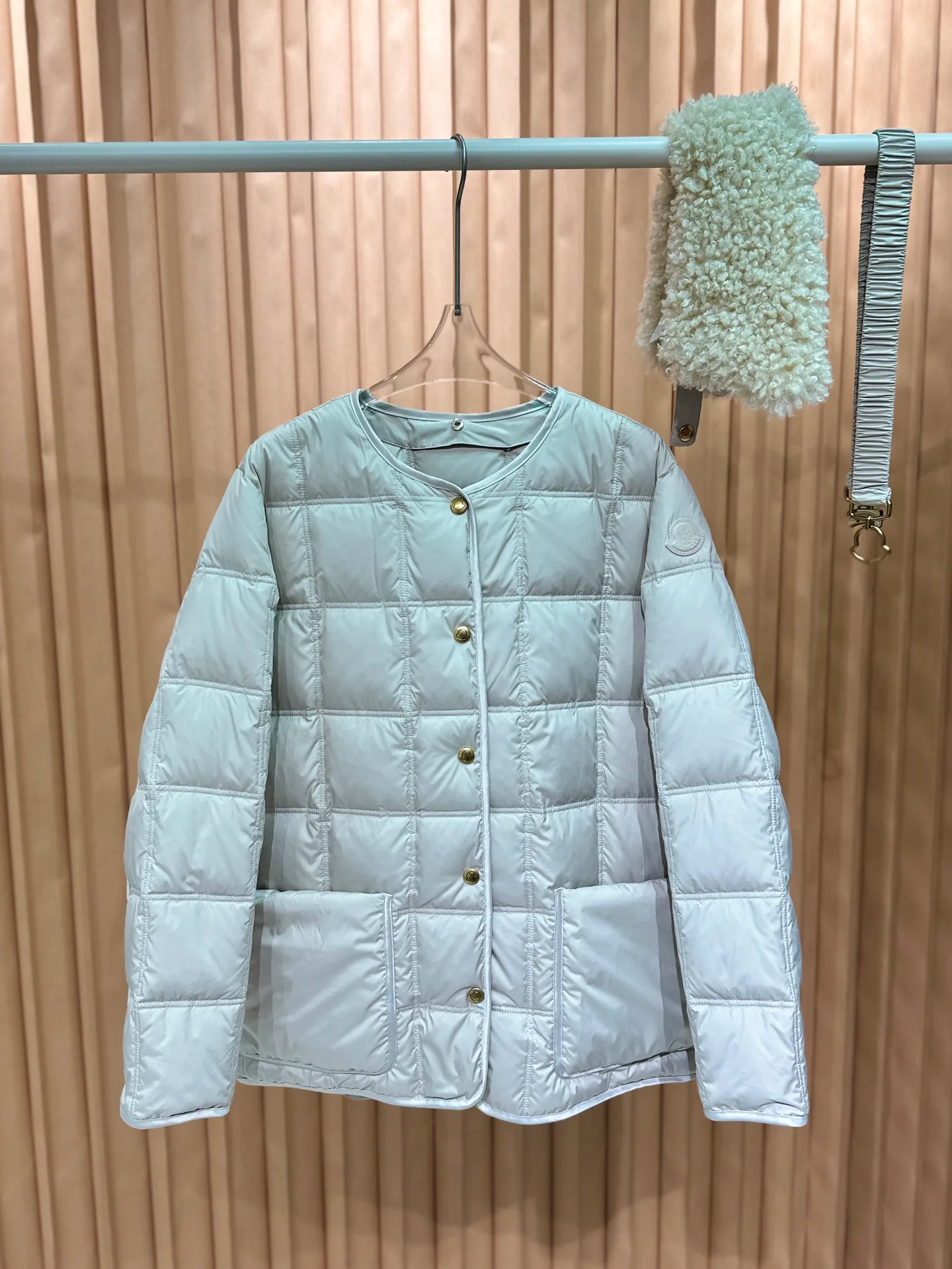 Куртки И Пуховики Женские Moncler 19167911