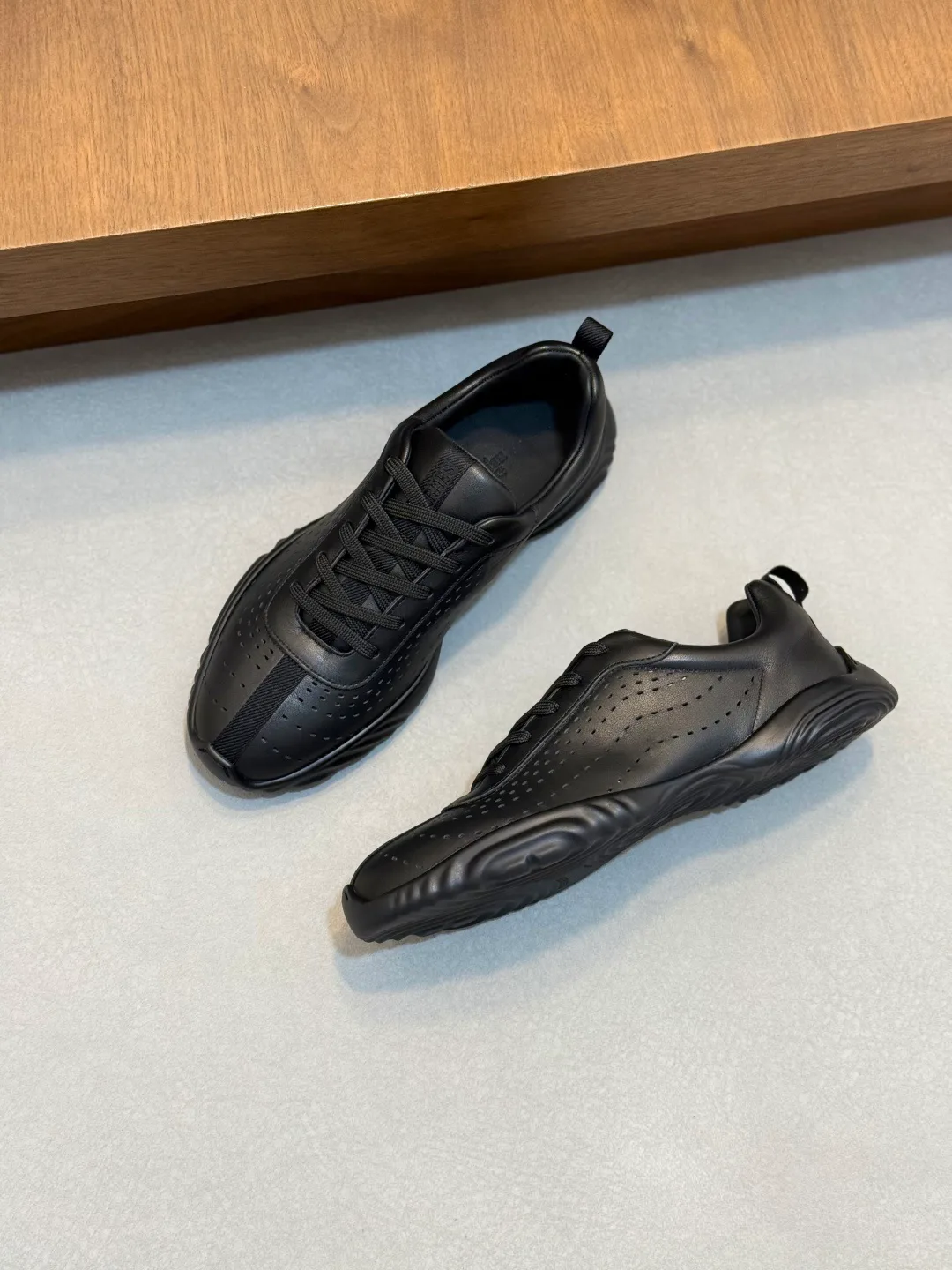 Кроссовки Мужские Hermes 18118872