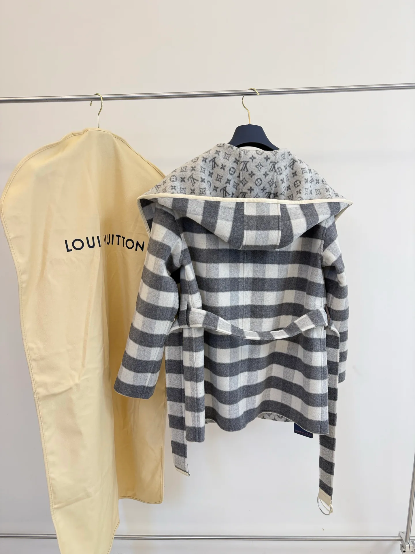 Пальто Женские Louis Vuitton 18594783