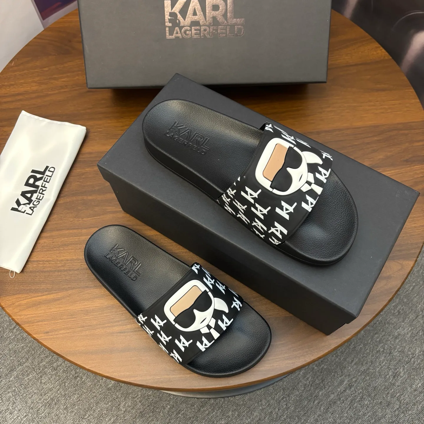 Шлепанцы Женские Karl Lagerfeld 10776051