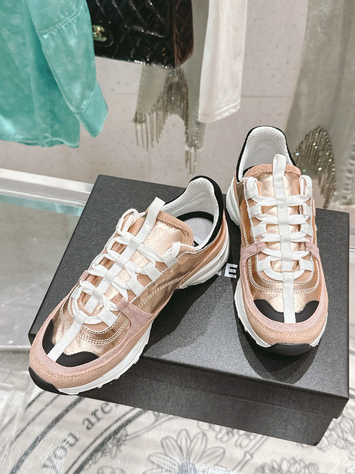 Кроссовки Женские Chanel 11405151