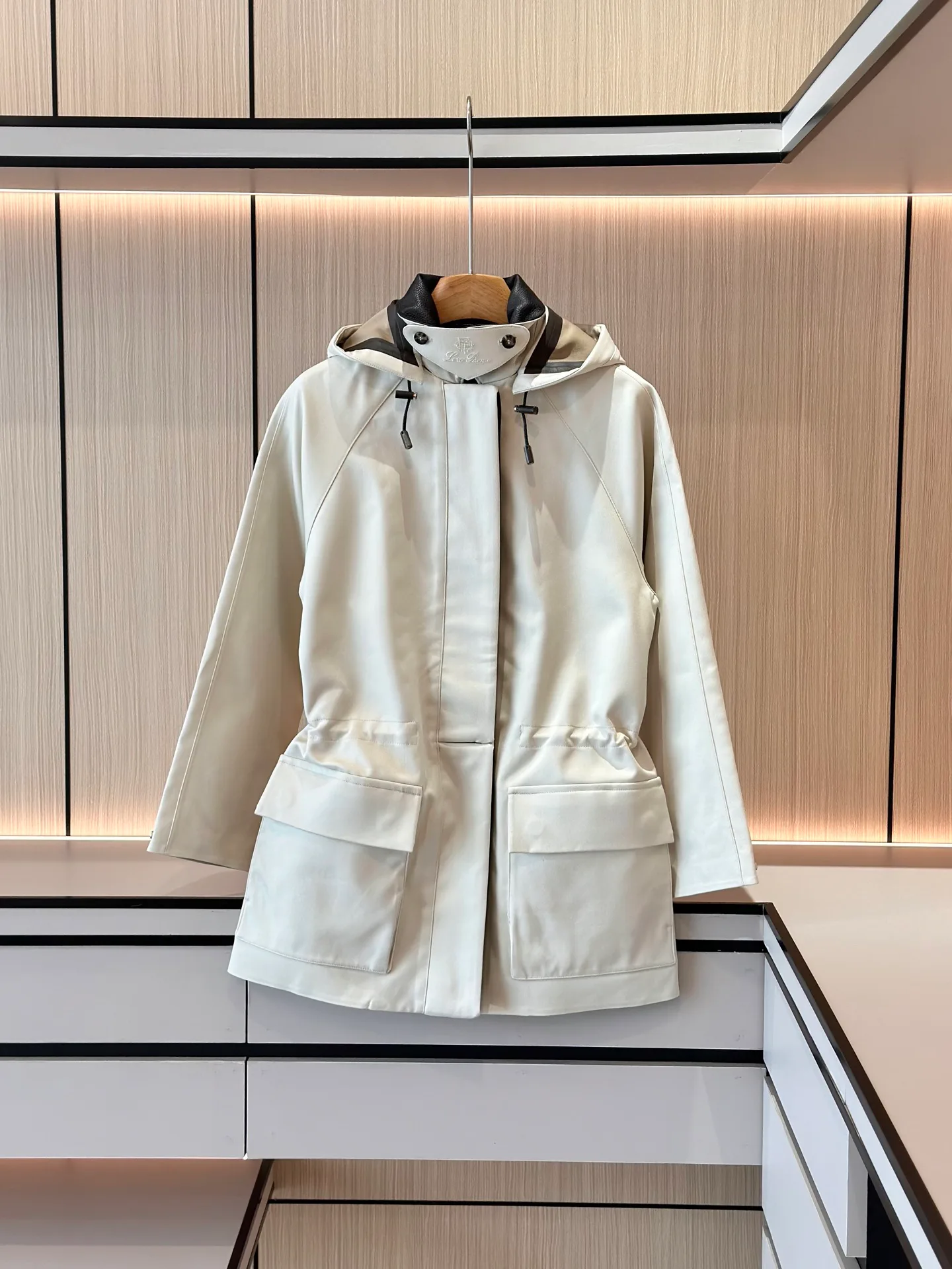 Куртки И Пуховики Женские Loro Piana 18197641