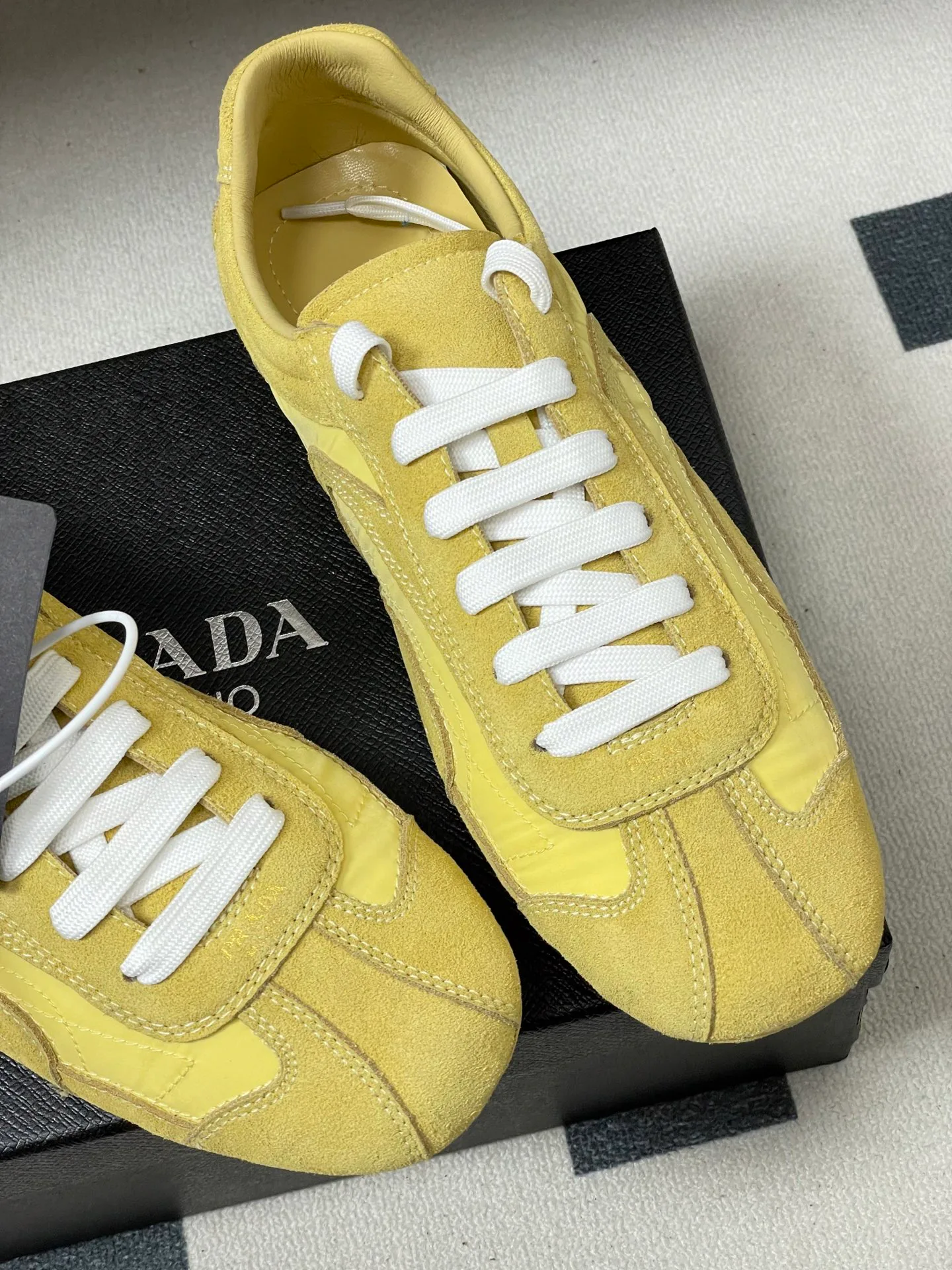 Кроссовки Женские Prada 12880113