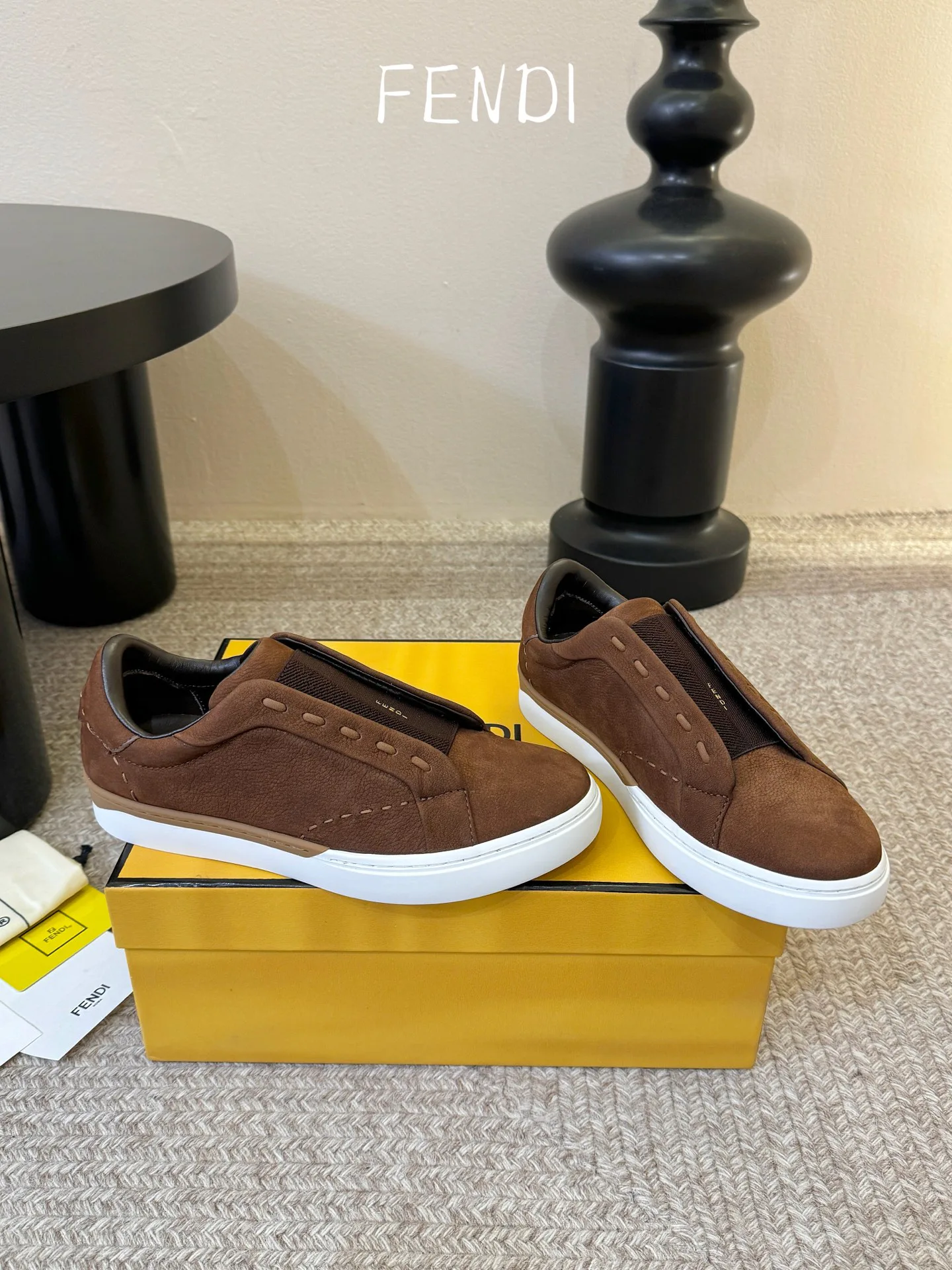 Кроссовки Женские Fendi 17562241