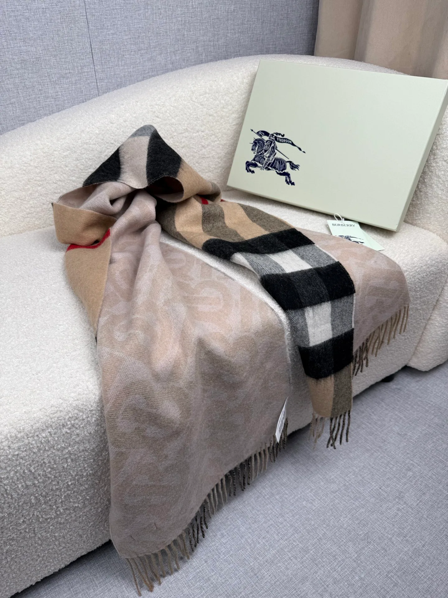 Шарфы Burberry 5901036