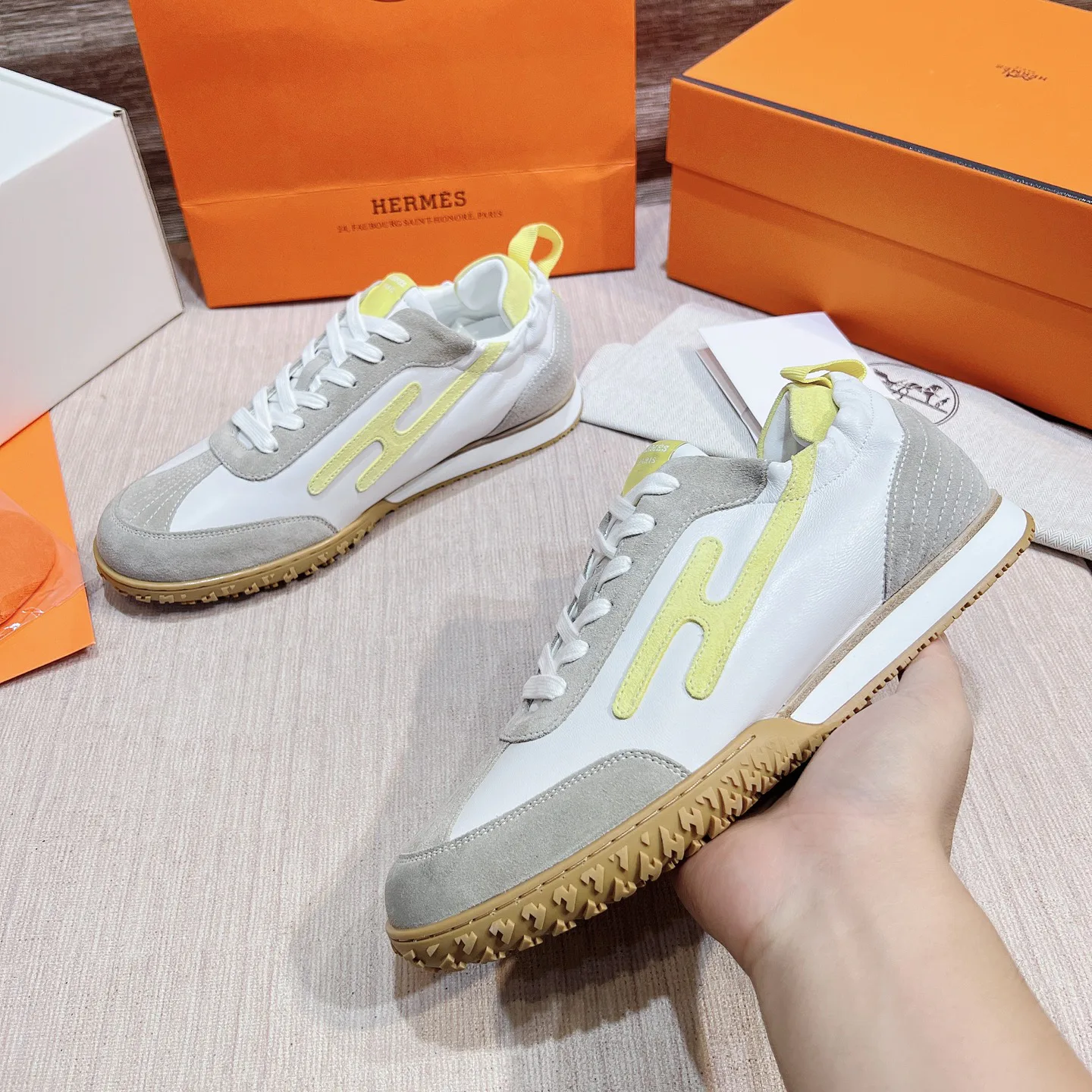 Кроссовки Женские Hermes 17749541