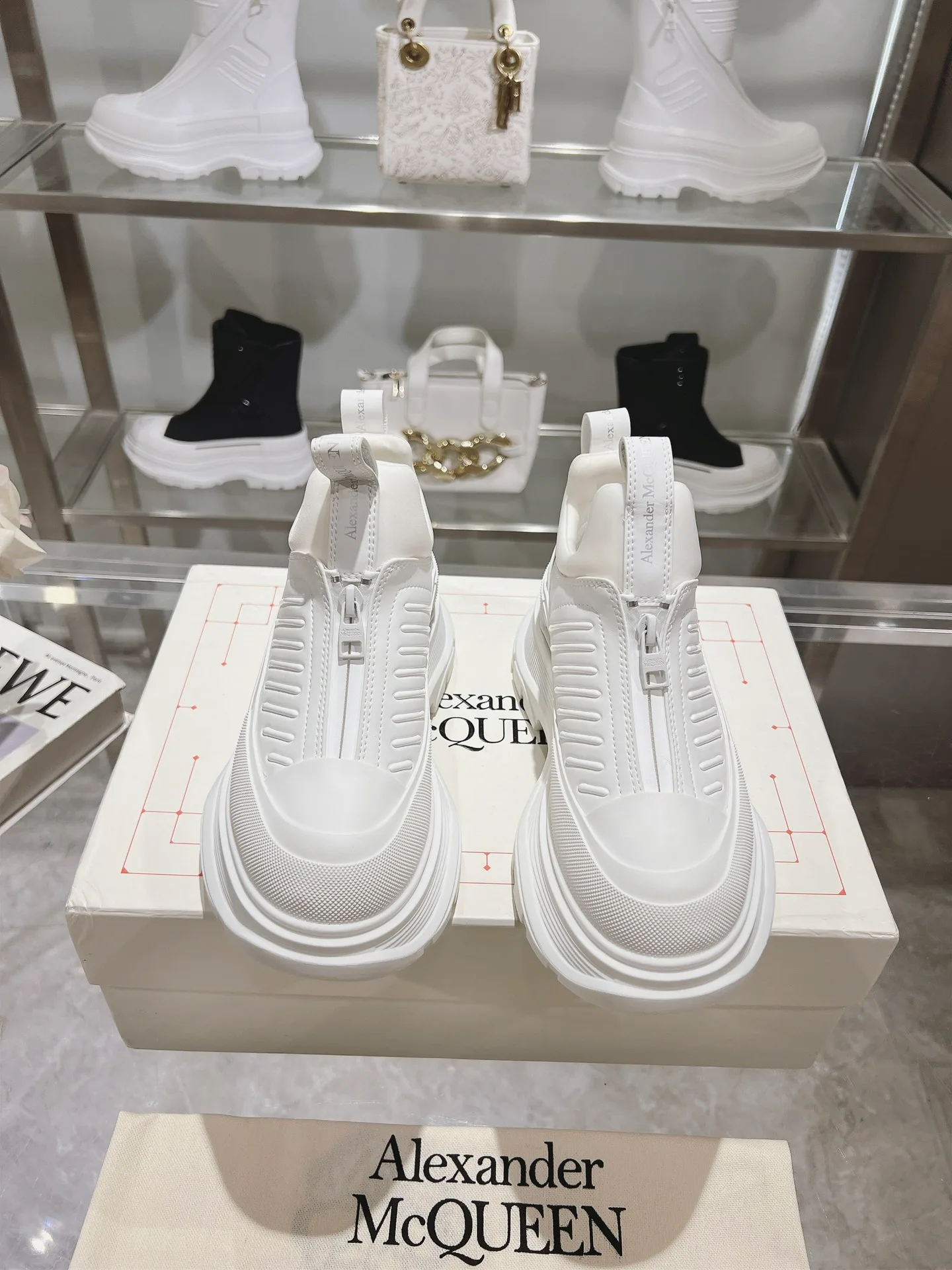 Кроссовки Женские Alexander Mcqueen 18740874