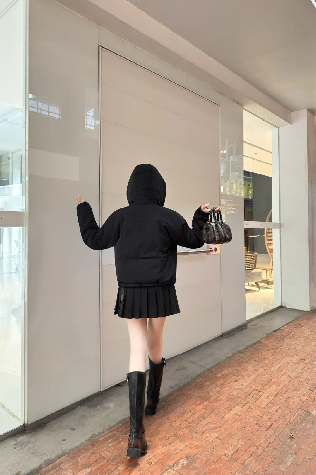 Куртки И Пуховики Женские Louis Vuitton 1675899