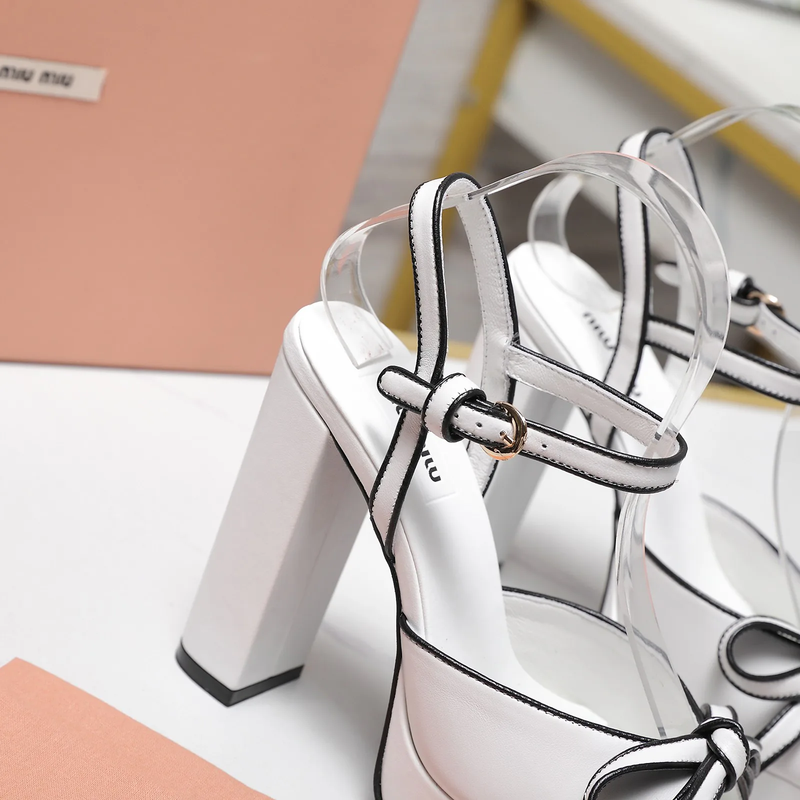 Босоножки Женские Miu Miu 11416339