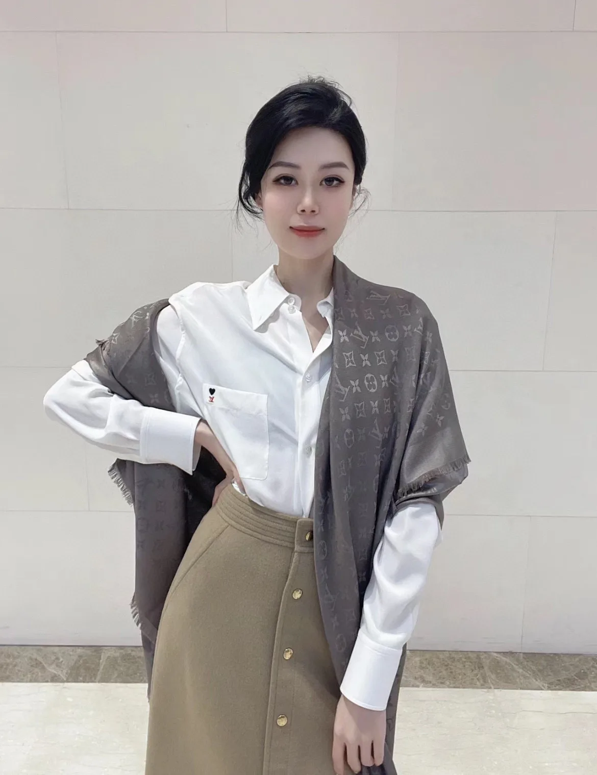 Шарфы Louis Vuitton 18267587