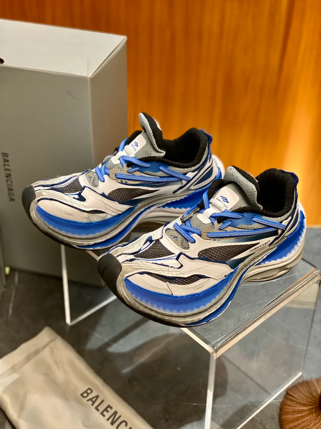 Кроссовки Женские Balenciaga 16934988