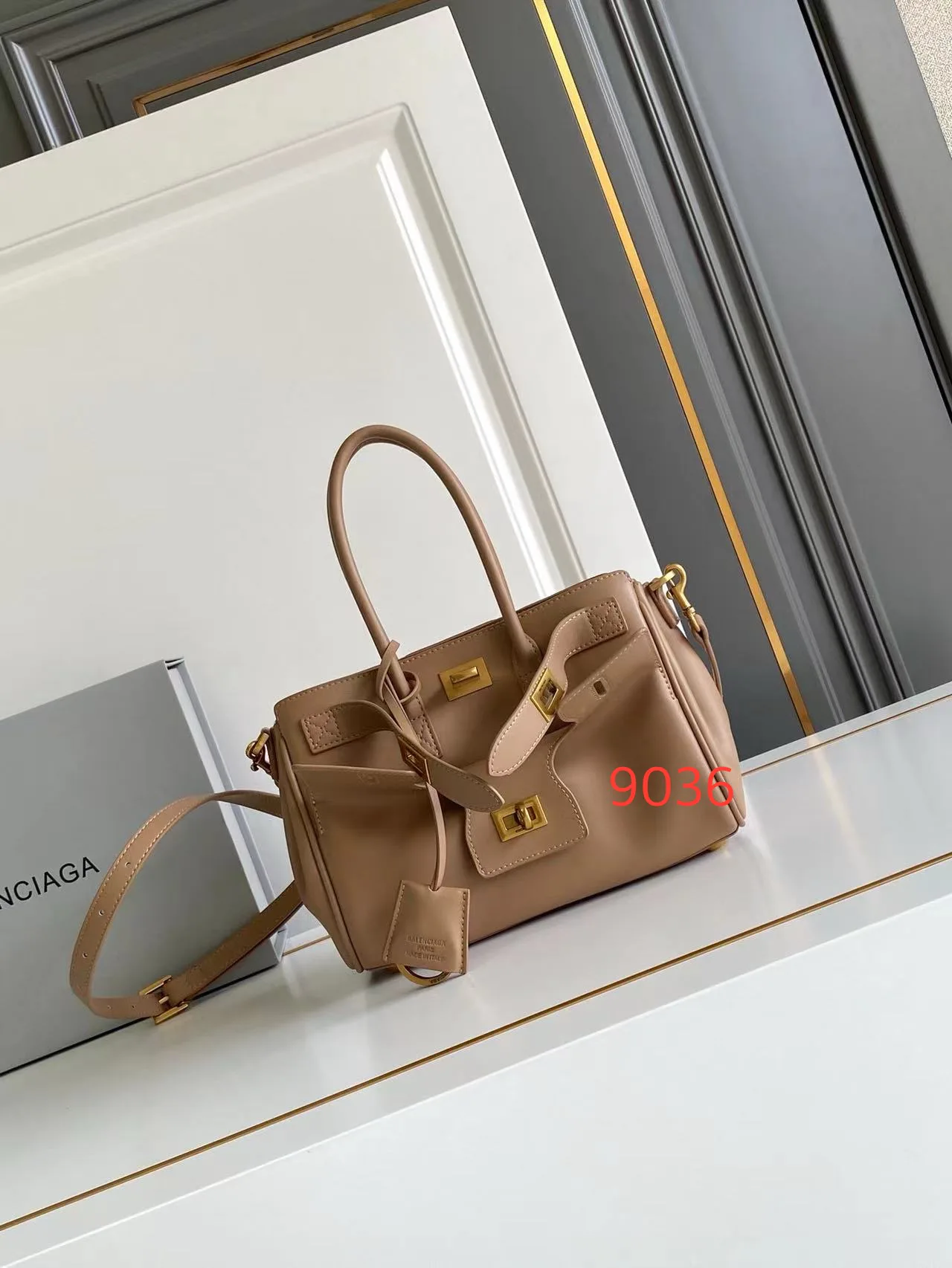 Сумки На Ремне Женские Balenciaga 84577