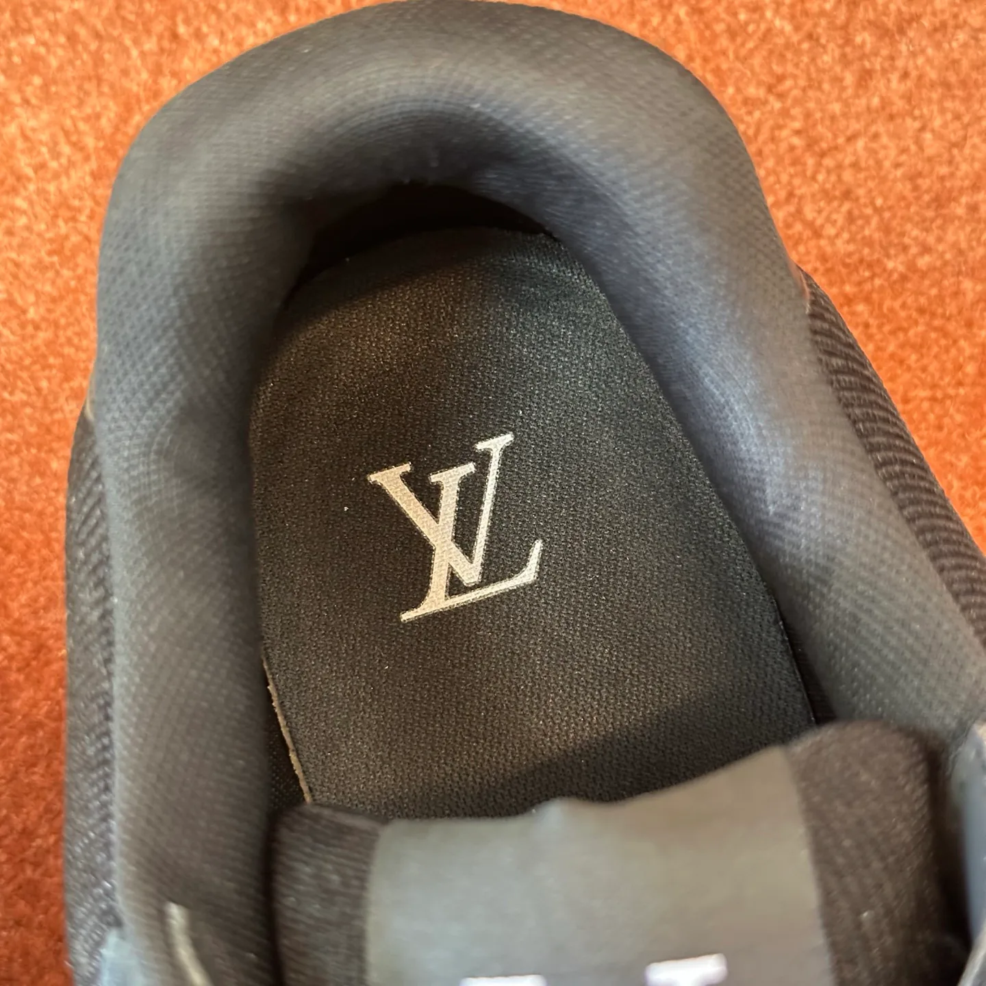 Кроссовки Женские Louis Vuitton 17460369