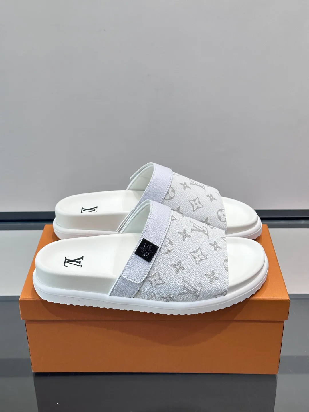 Шлепанцы Мужские Louis Vuitton 13353081