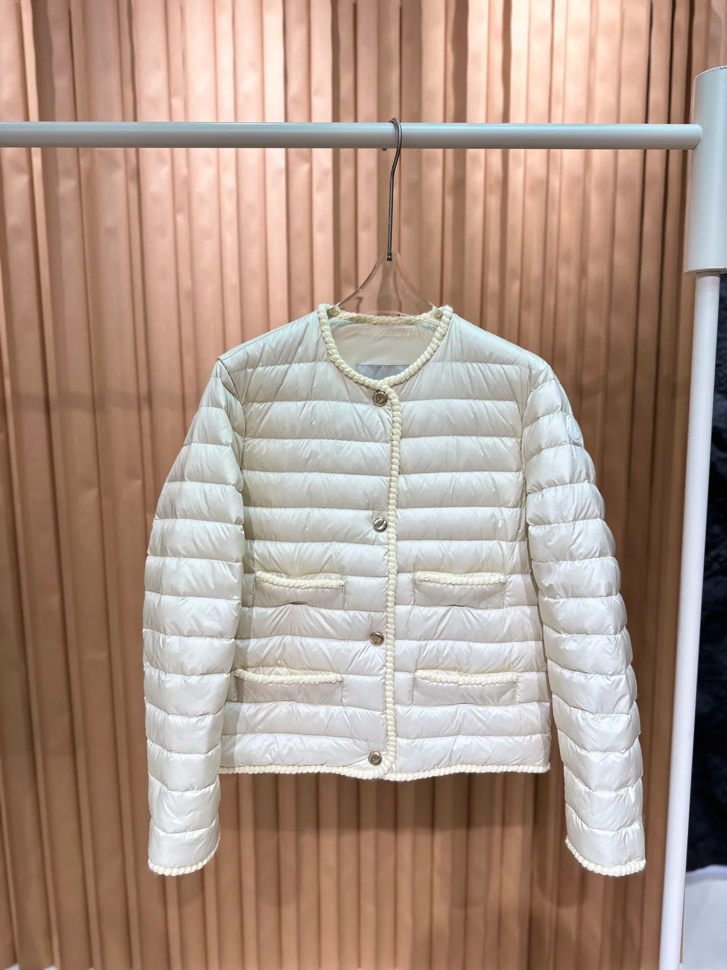 Куртки И Пуховики Женские Moncler 18710179