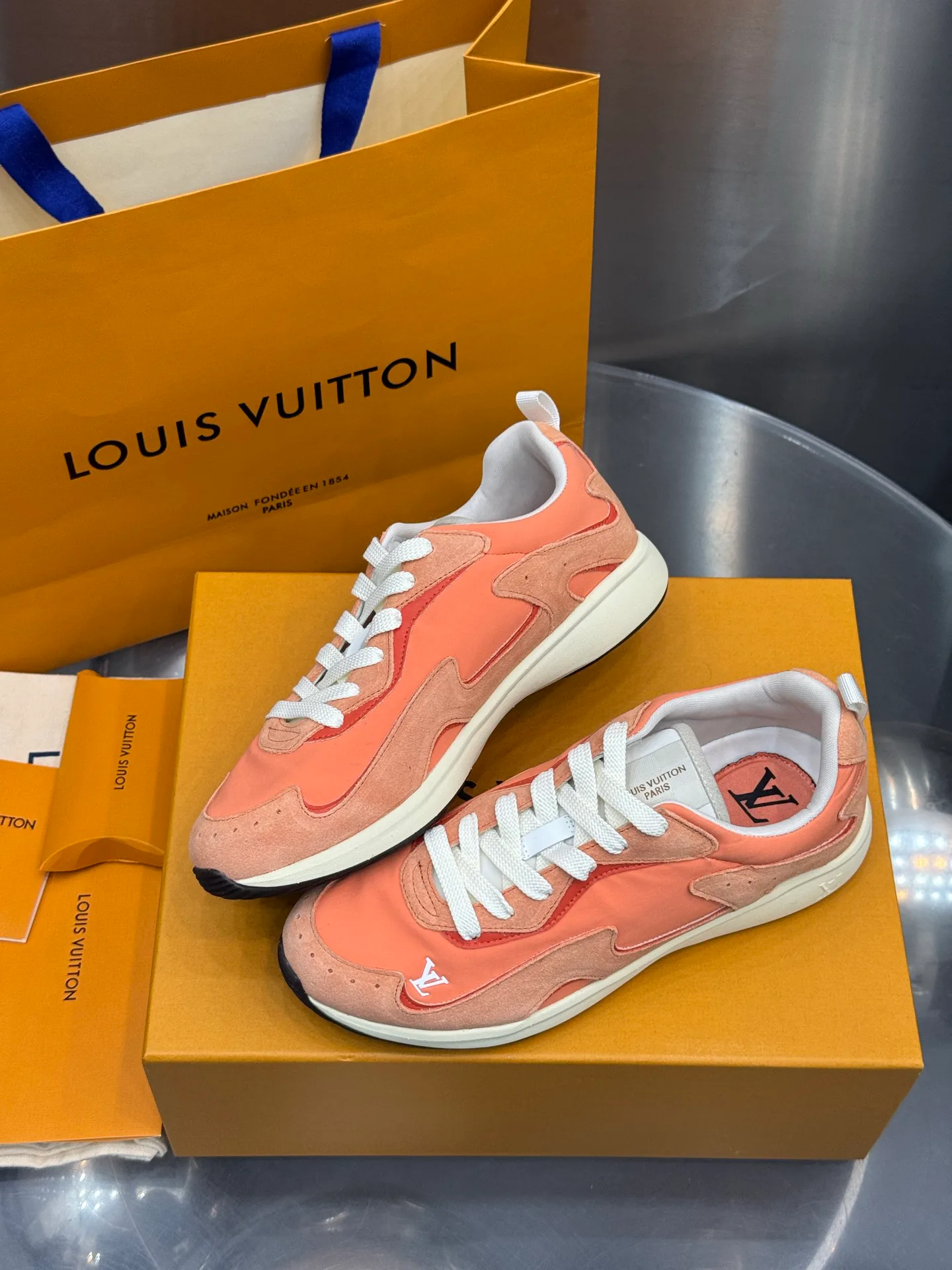 Кроссовки Мужские Louis Vuitton 18202639
