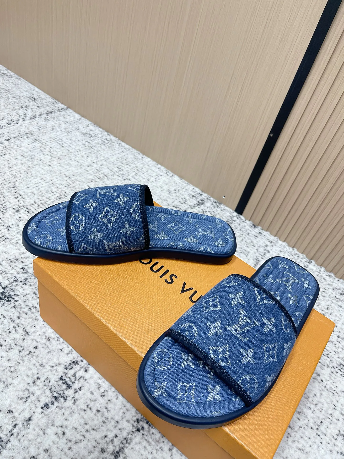 Сандалии Мужские Louis Vuitton 11776580