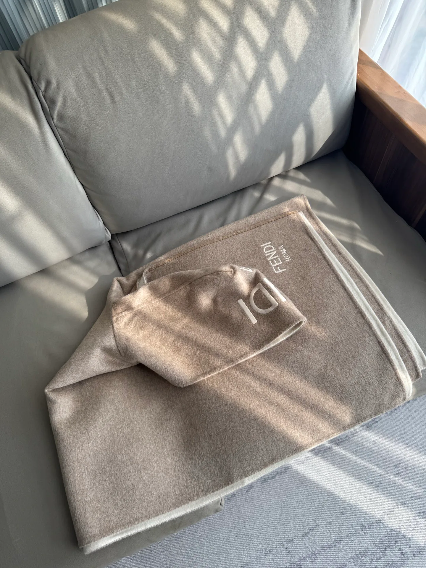 Пальто Женские Fendi 18739645