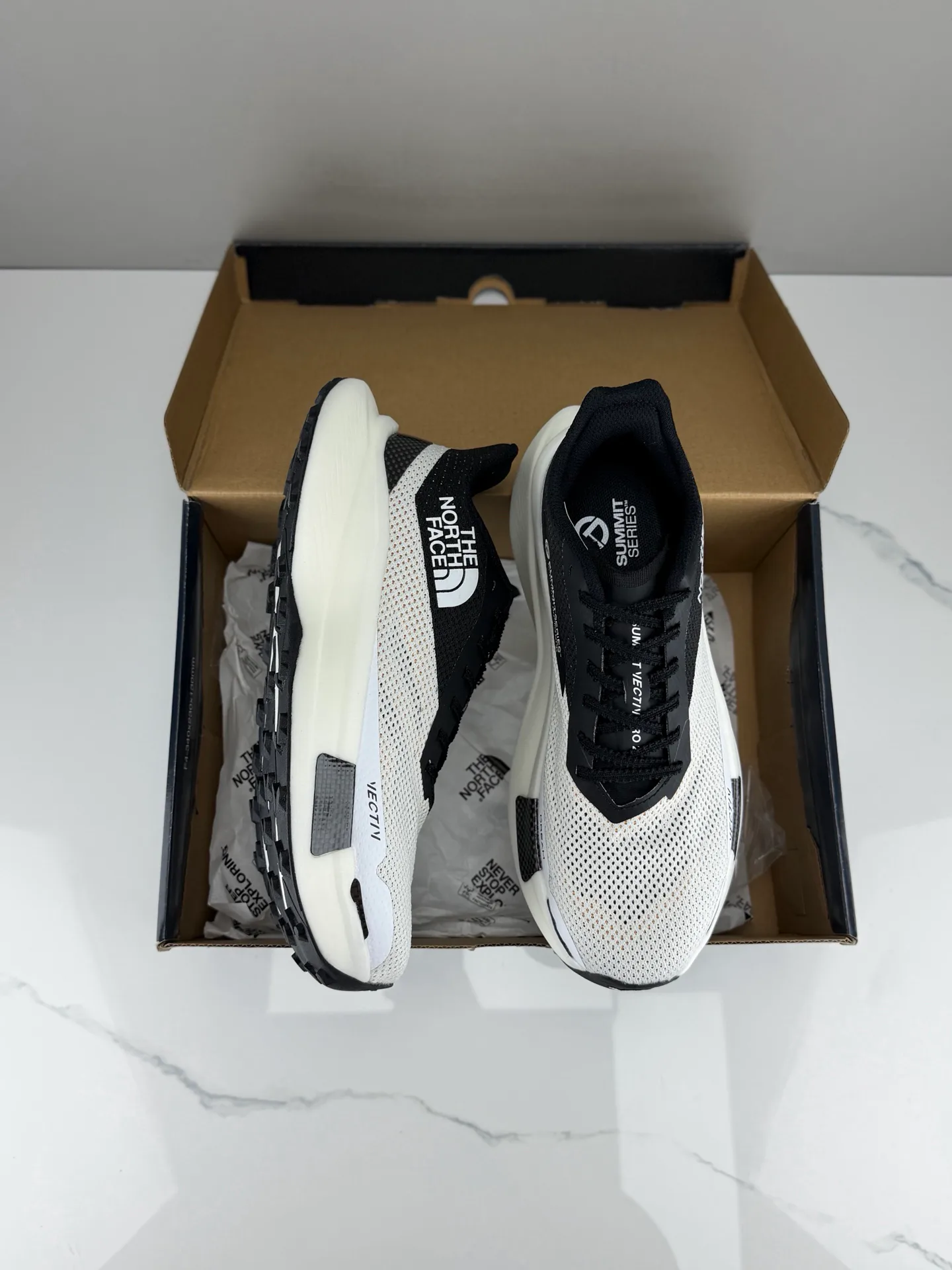 Кроссовки Женские The North Face 17957540