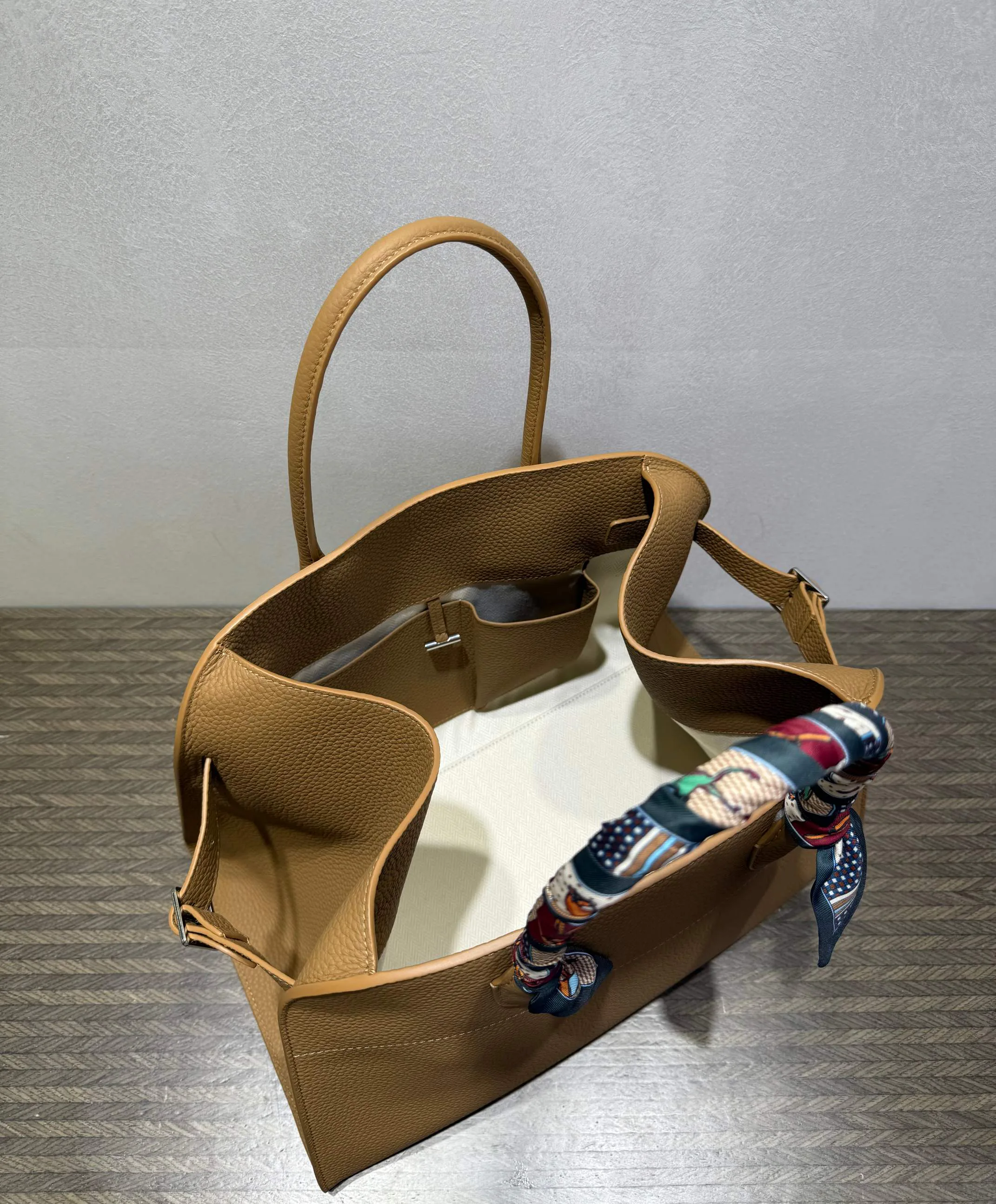 Классические Сумки Женские The Row 321904