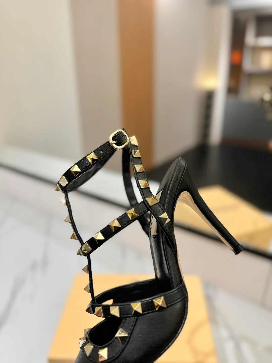 Босоножки Женские Valentino 17366654