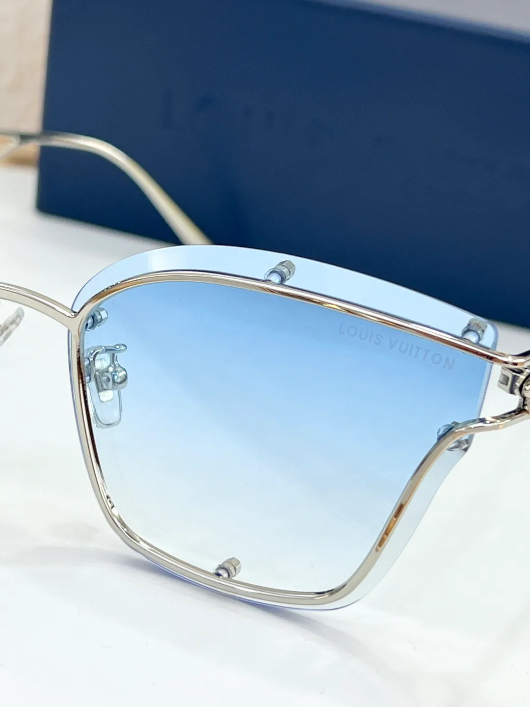 Очки Louis Vuitton 13434183