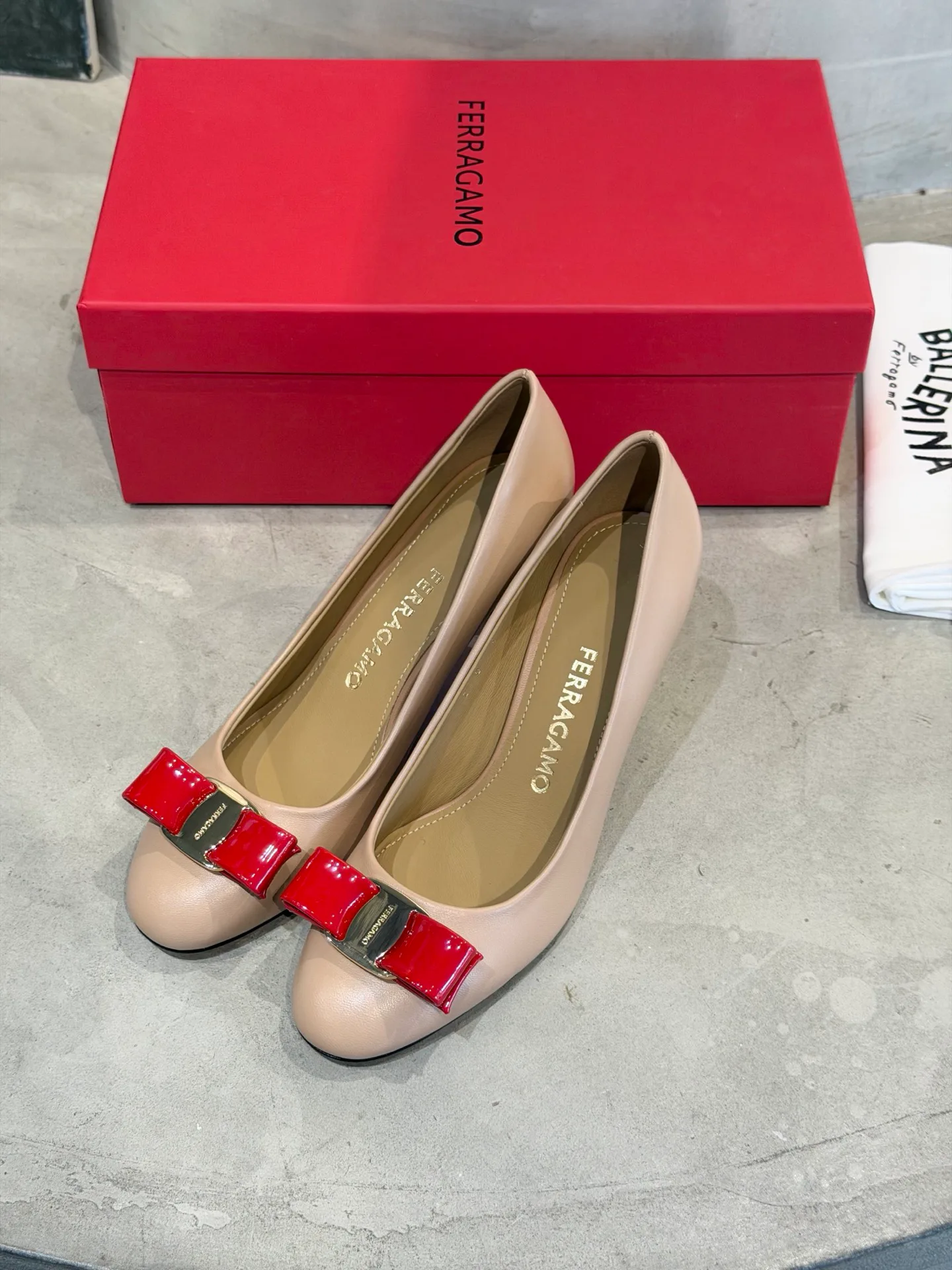 Туфли Женские Salvatore Ferragamo 11675381