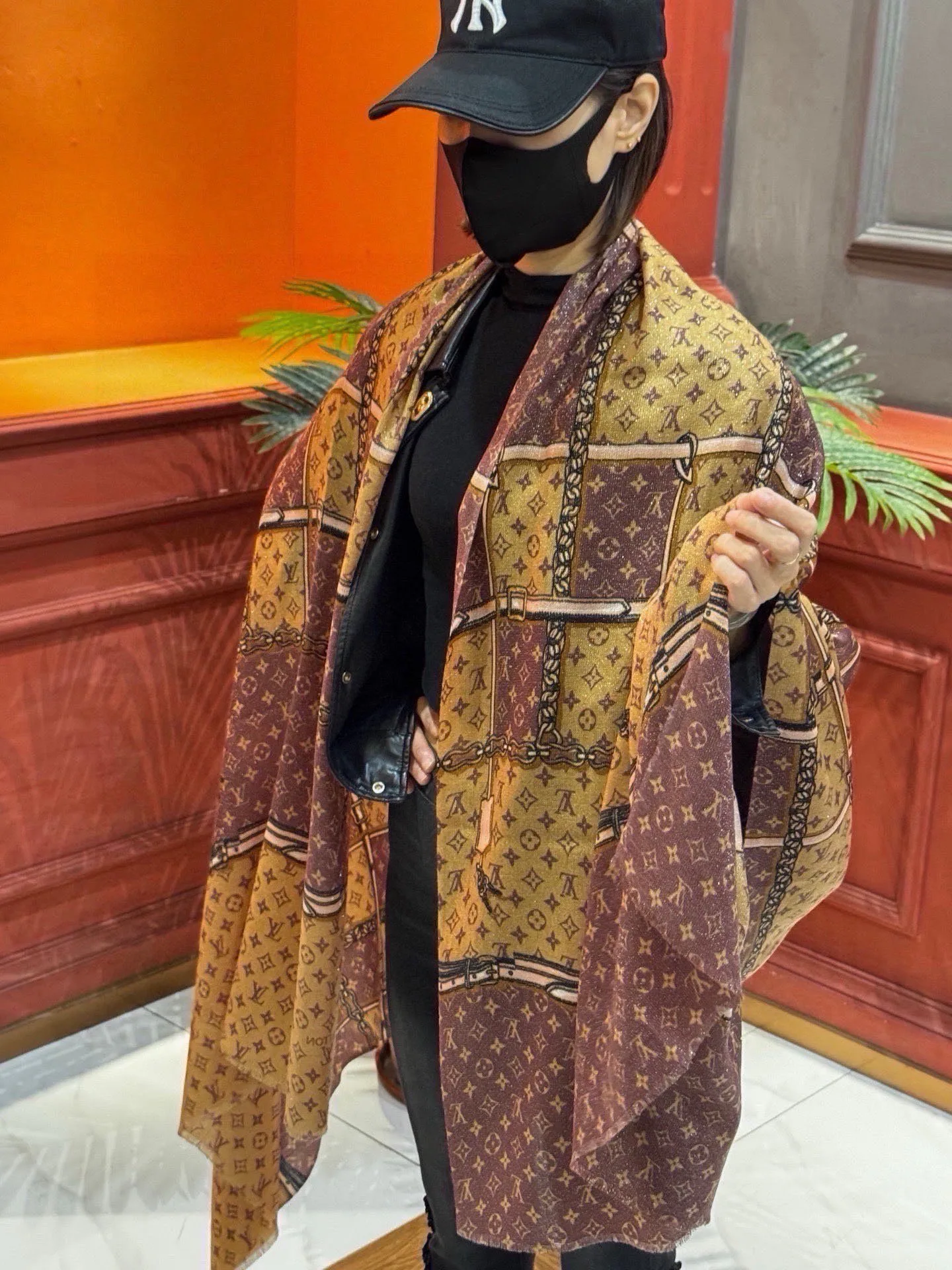 Шарфы Louis Vuitton 17673158