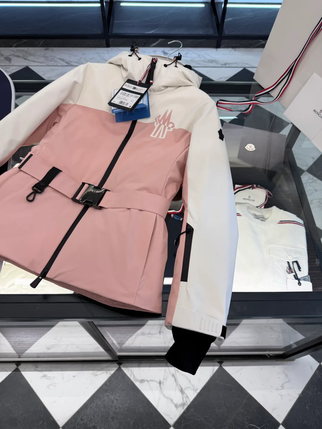 Куртки И Пуховики Женские Moncler 19336108