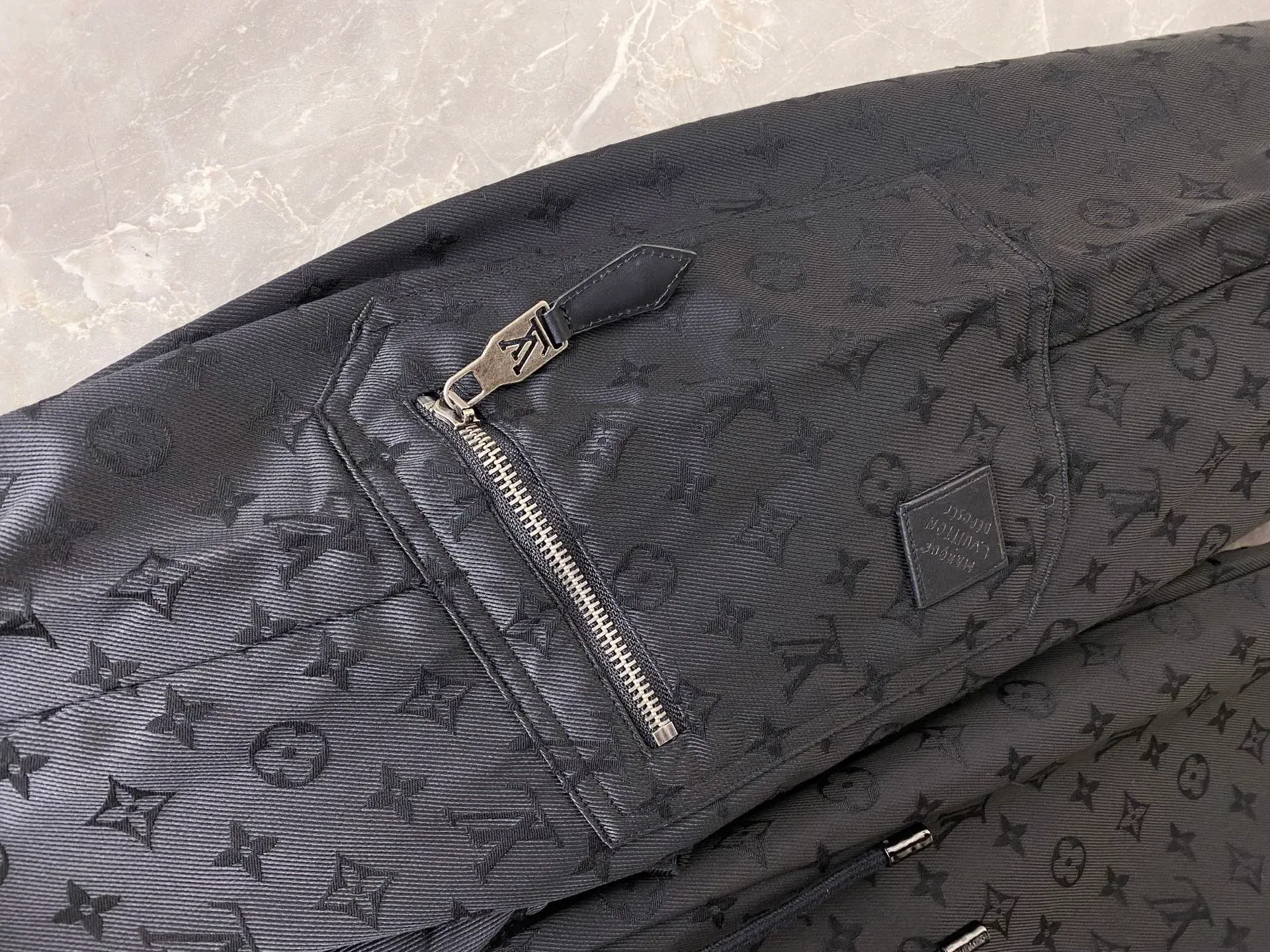 Брюки Мужские Louis Vuitton 846103