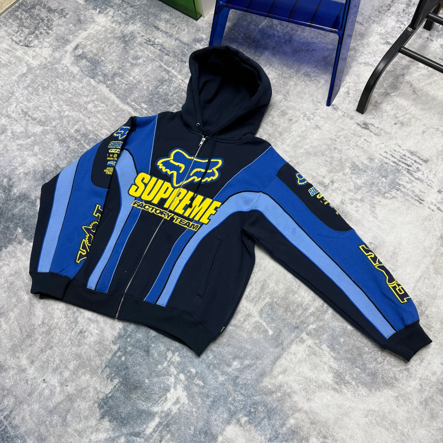 Свитшоты И Худи Женские Supreme 5379243