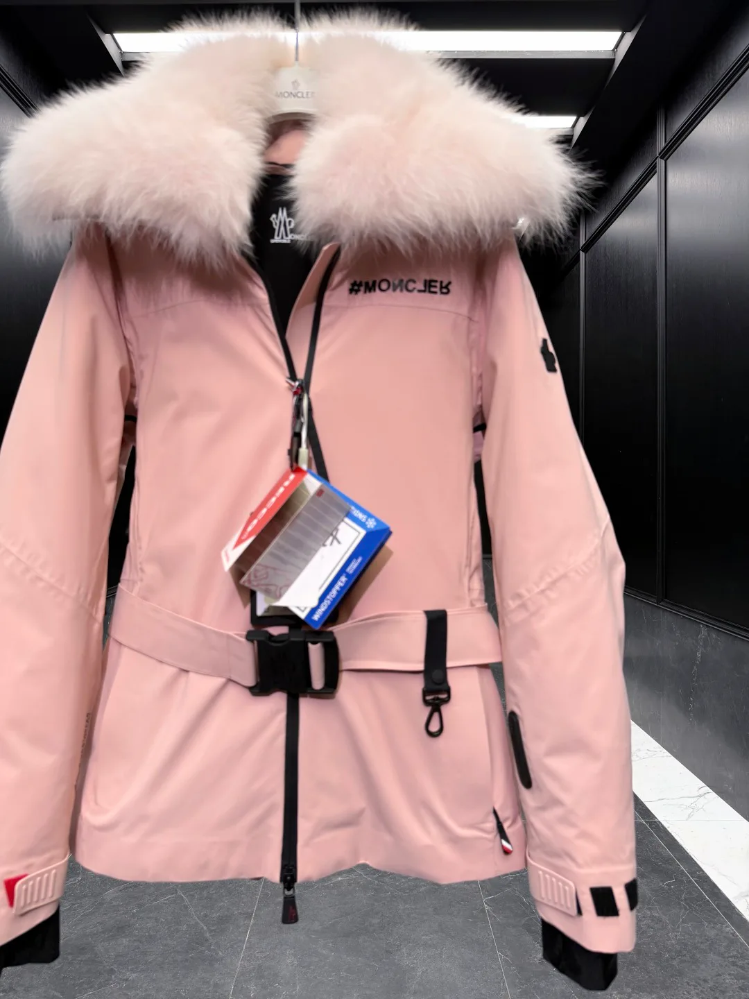 Куртки И Пуховики Женские Moncler 18741173