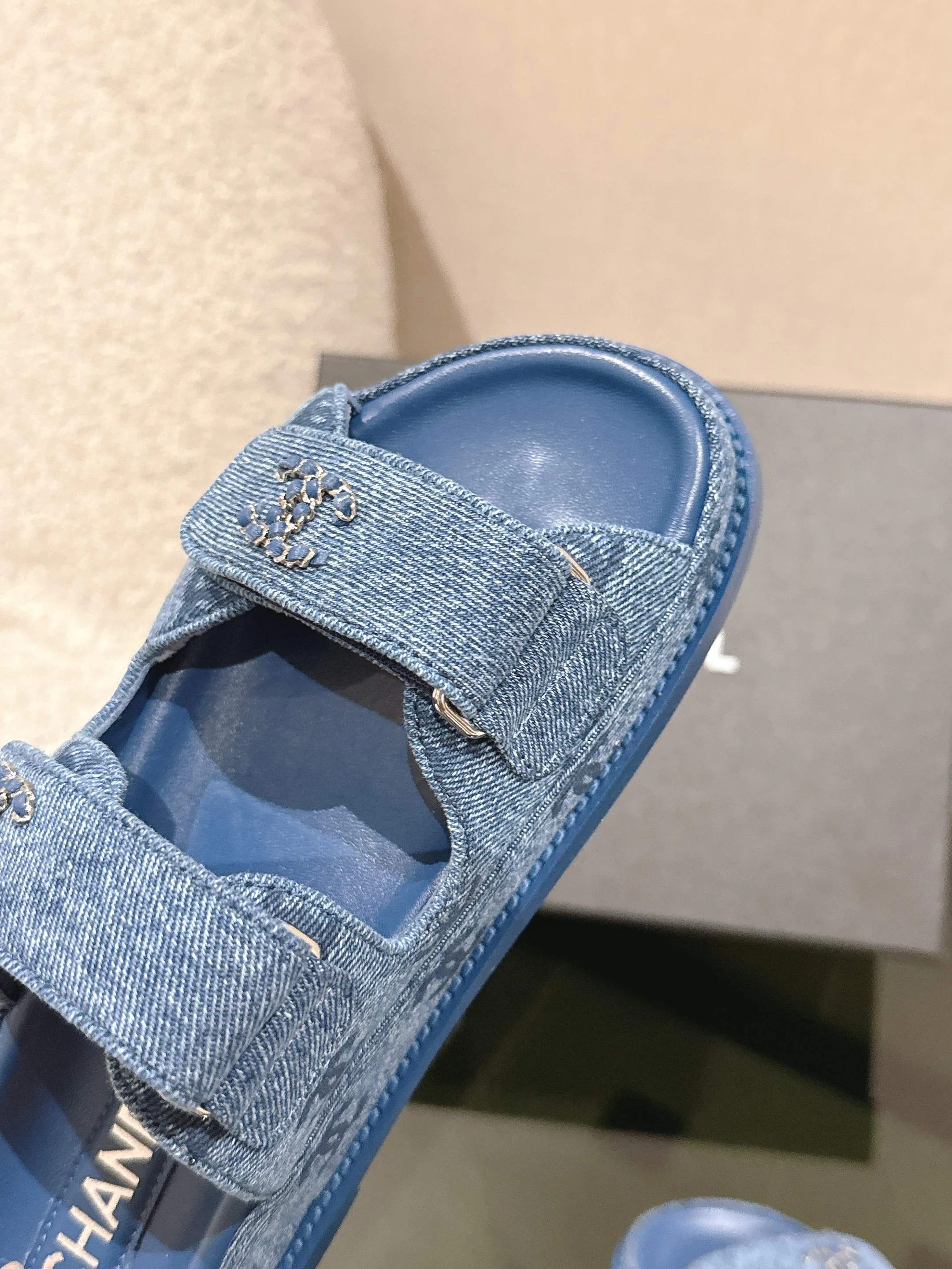 Шлепанцы Женские Chanel 22094