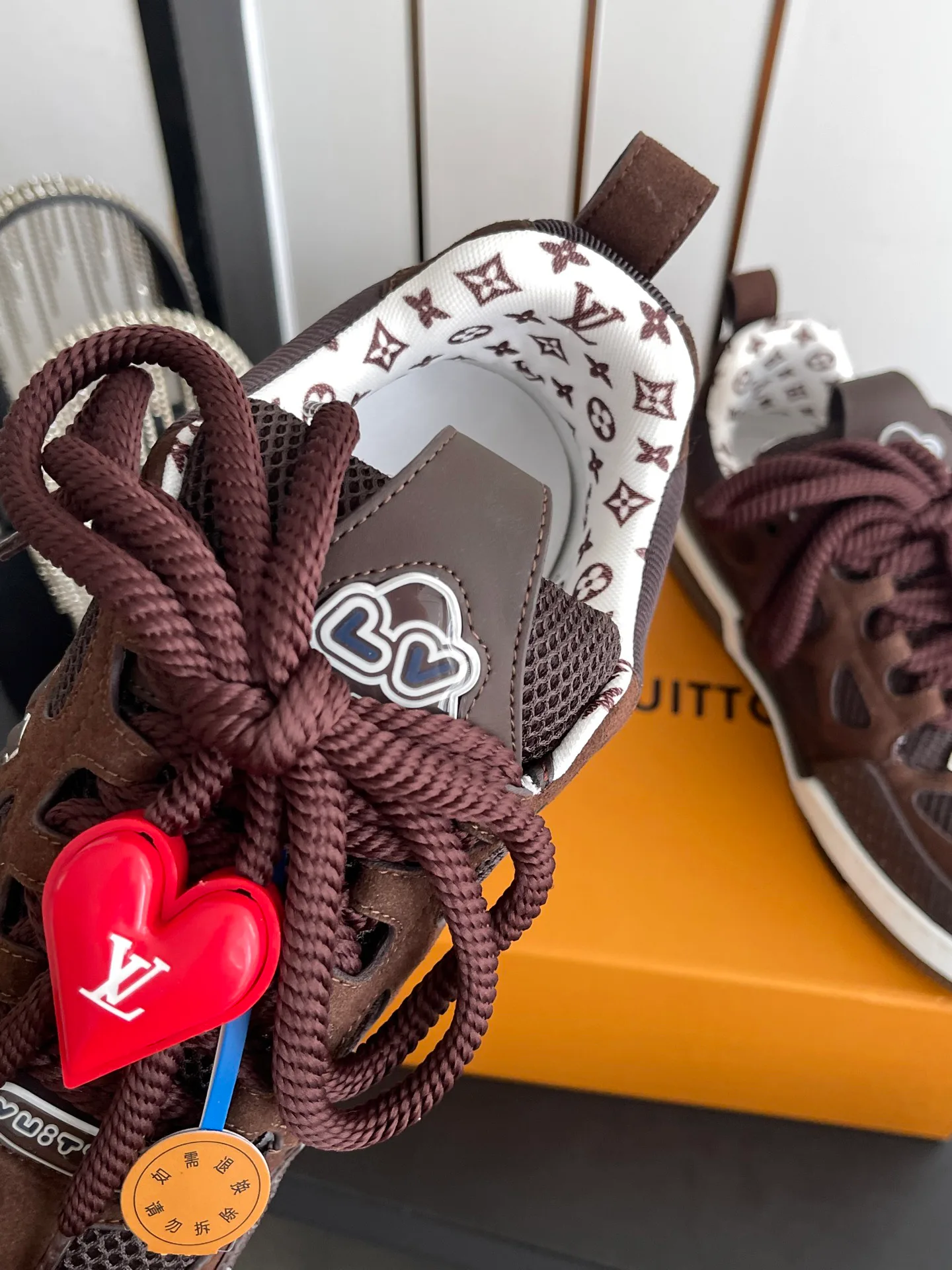 Кроссовки Женские Louis Vuitton 17554387