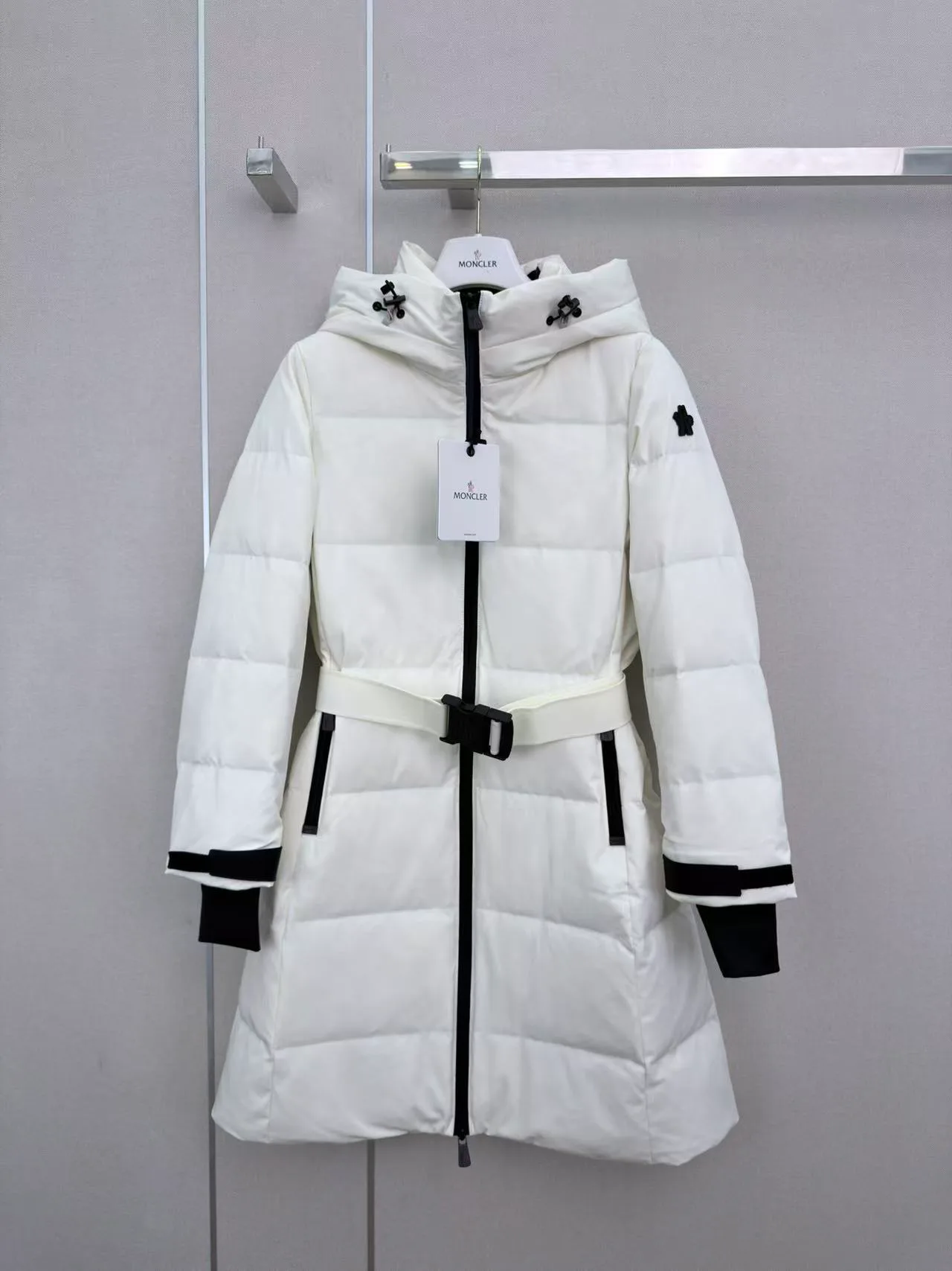 Куртки И Пуховики Женские Moncler 18402392