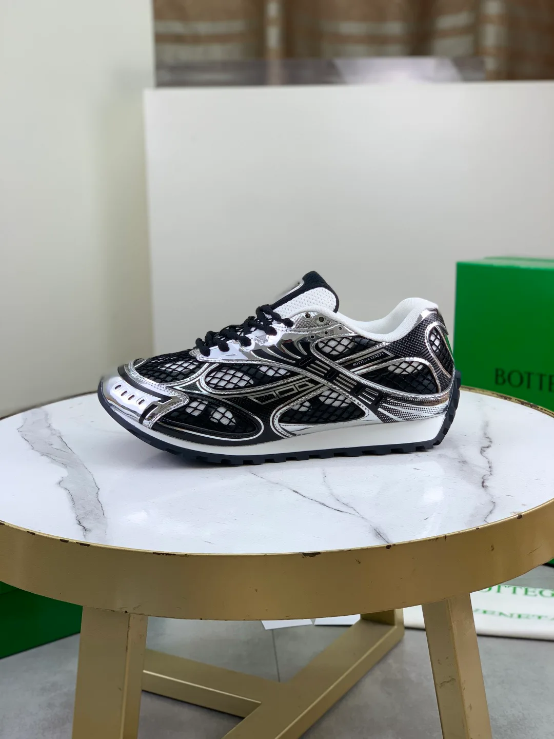 Кроссовки Женские Bottega Veneta 18365175