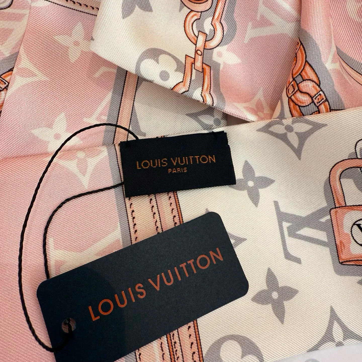 Шарфы Louis Vuitton 23385