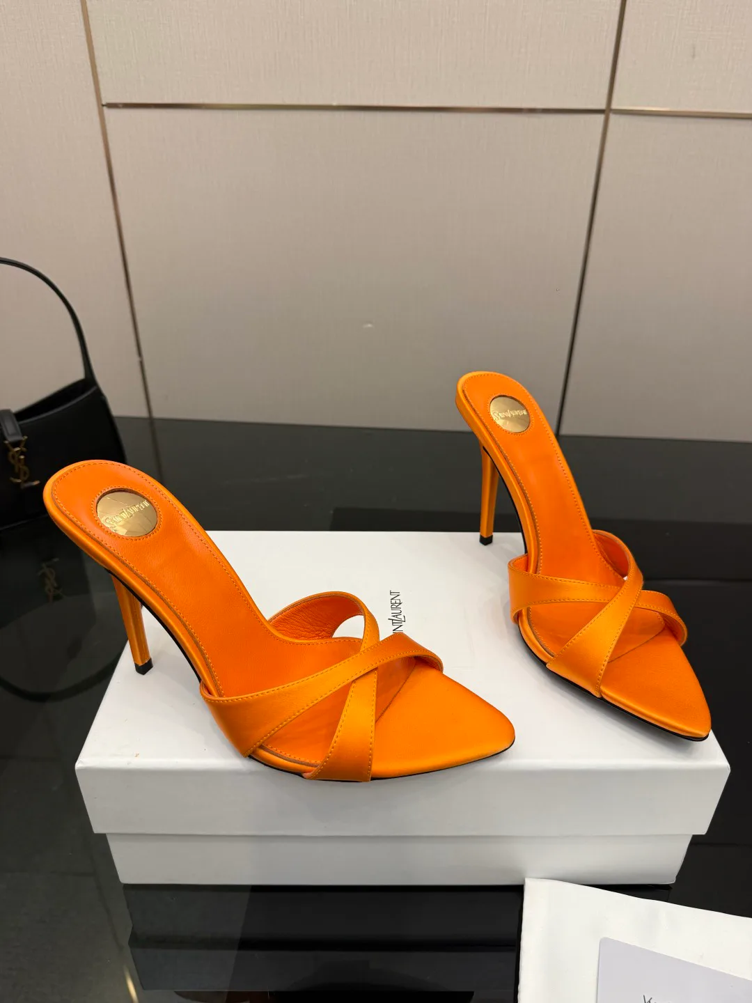 Босоножки Женские Saint Laurent 11424885