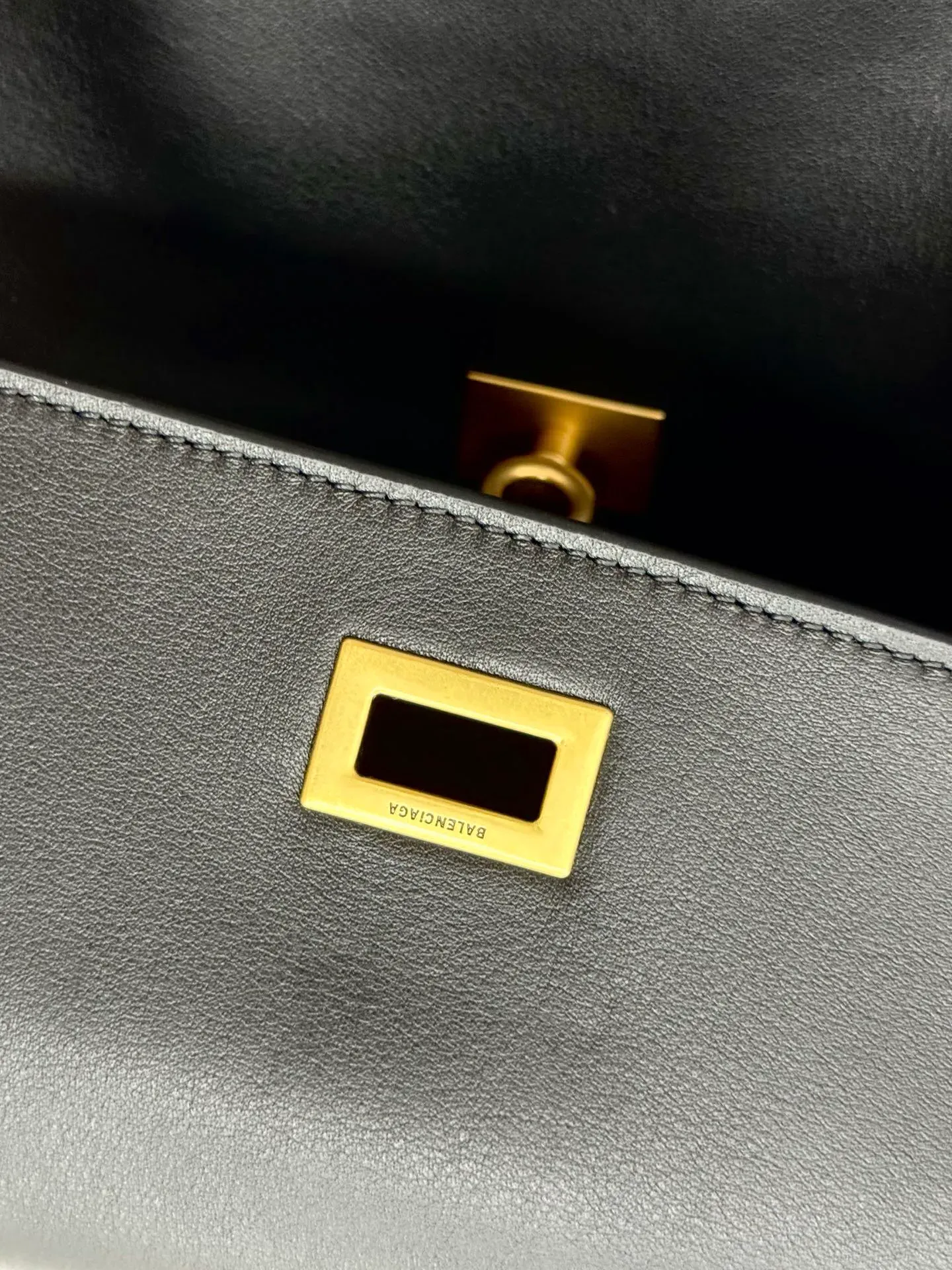 Сумки На Ремне Женские Balenciaga 4108