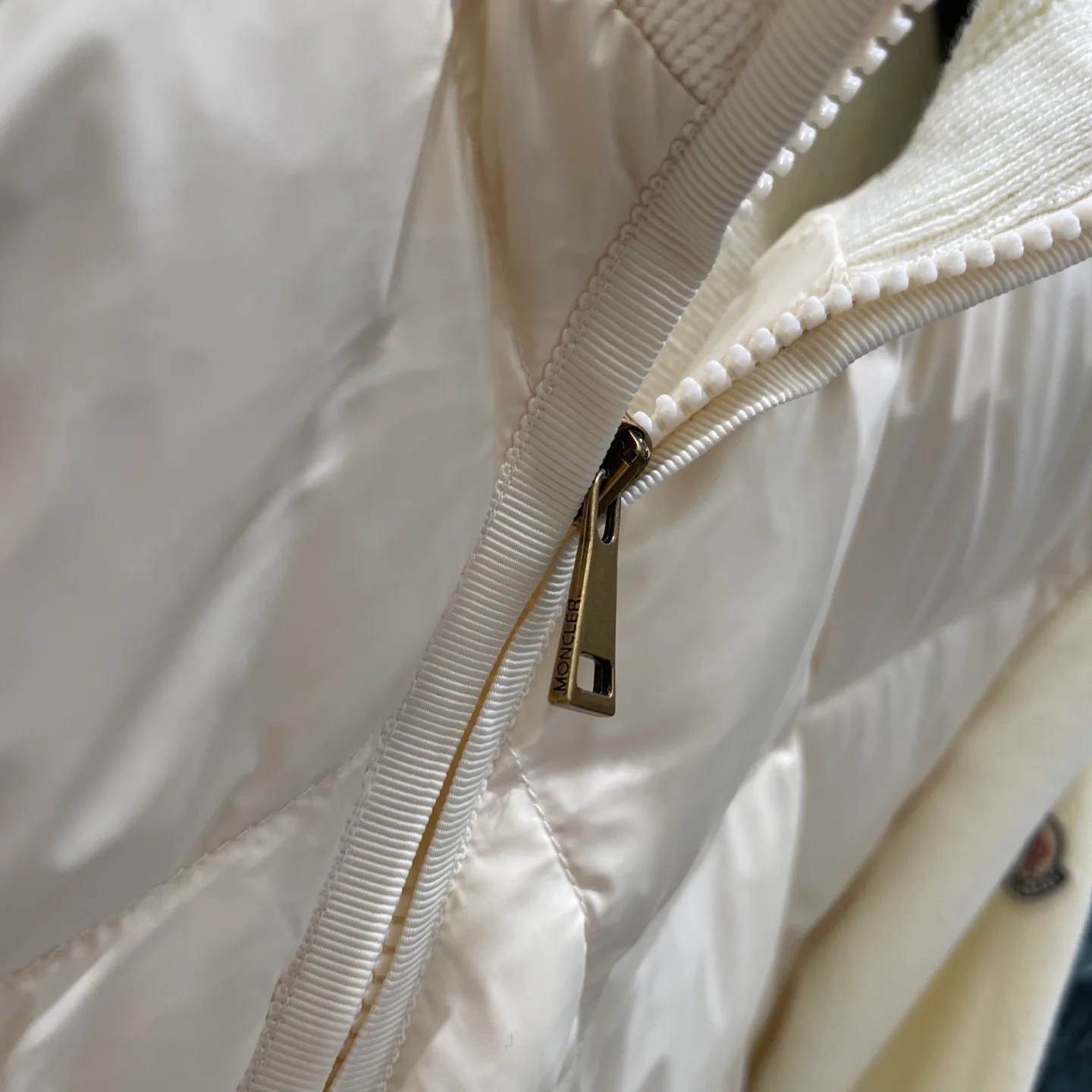 Куртки И Пуховики Женские Moncler 18030711
